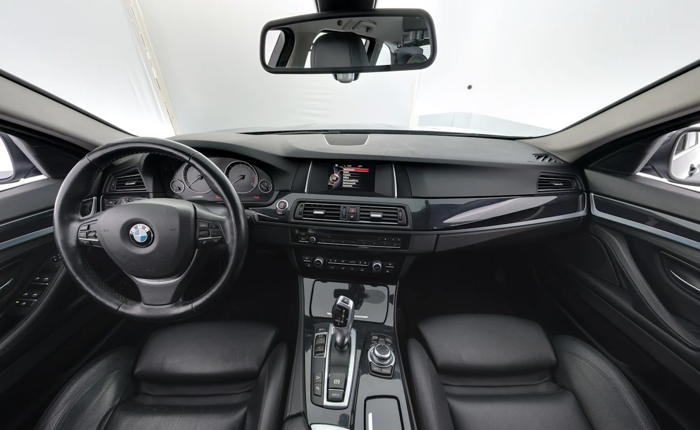 Car Image - 7r9pZni5Zd1iHEk9aHvYr0