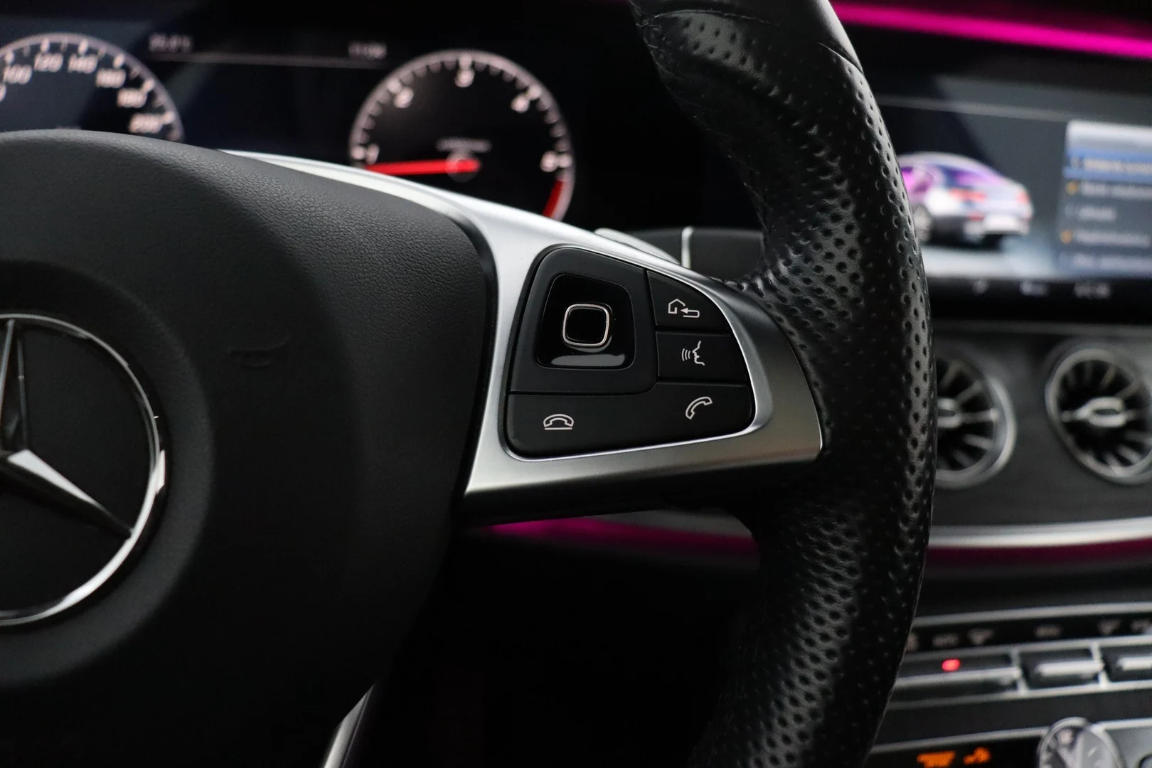 Car Image - 7cNhFYL5vEyYDszsToG2ut