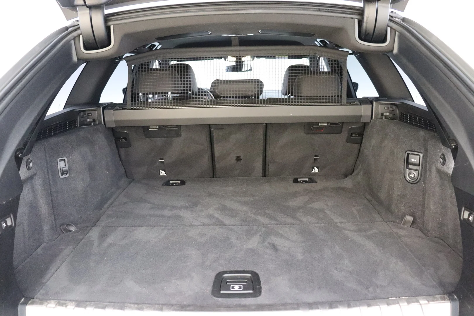 Car Image - 7zxEtDskqD943uJNkWfXQJ
