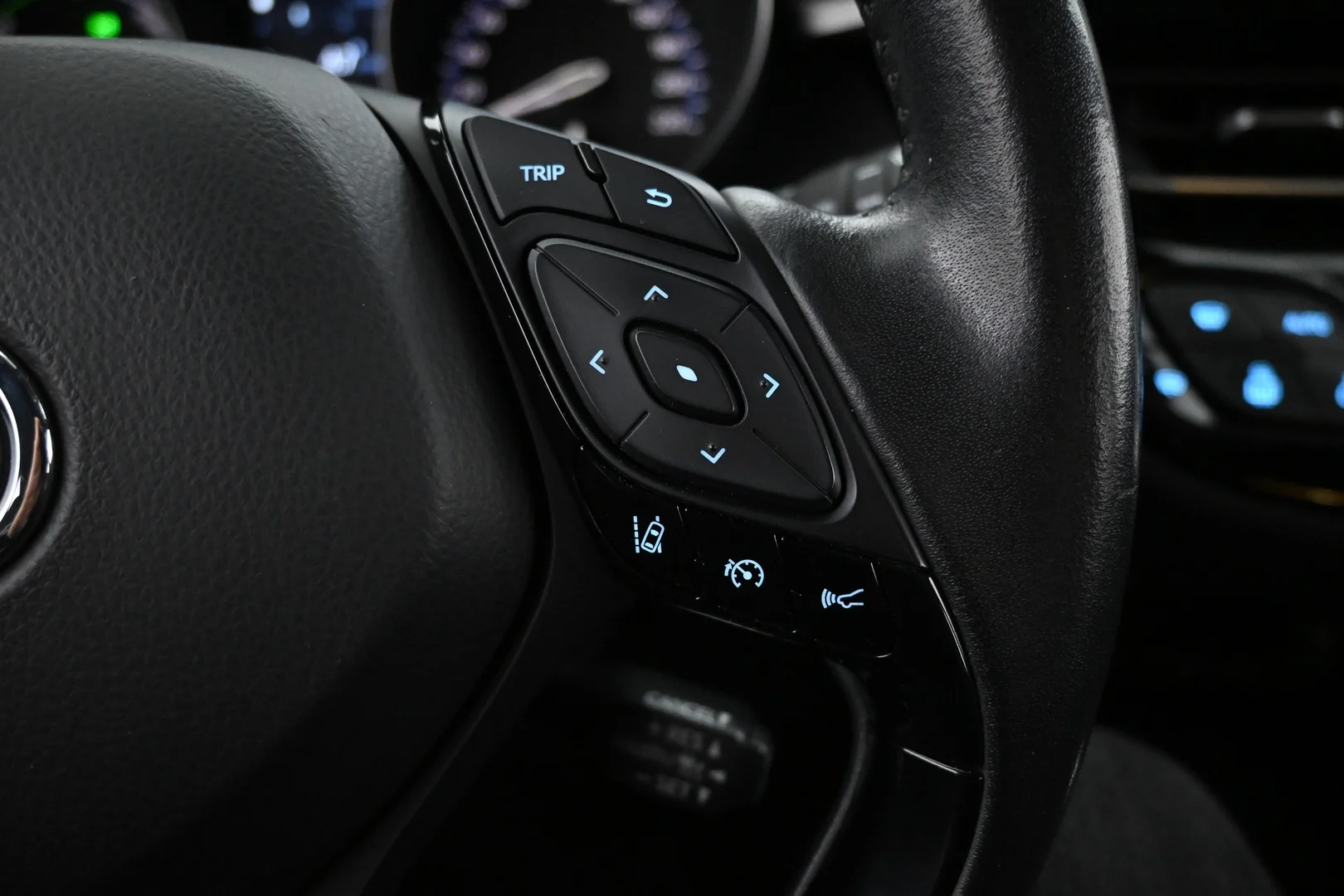 Car Image - 2V199sqrbKq1lfi2lZ218v