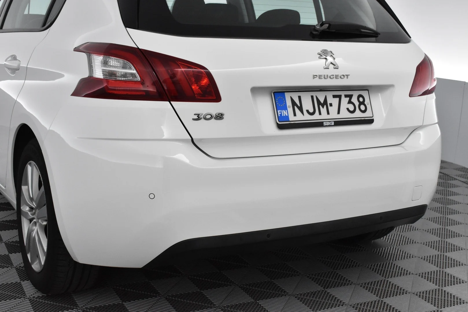 Car Image - a5h7ywSxdatalsM82Jl9p