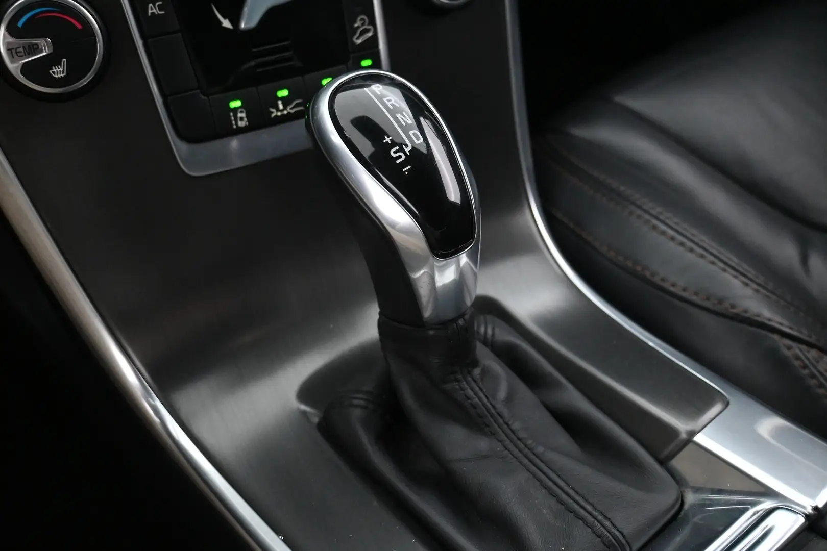 Car Image - 5llrrbFk8GU0Ha0jnGtOxD