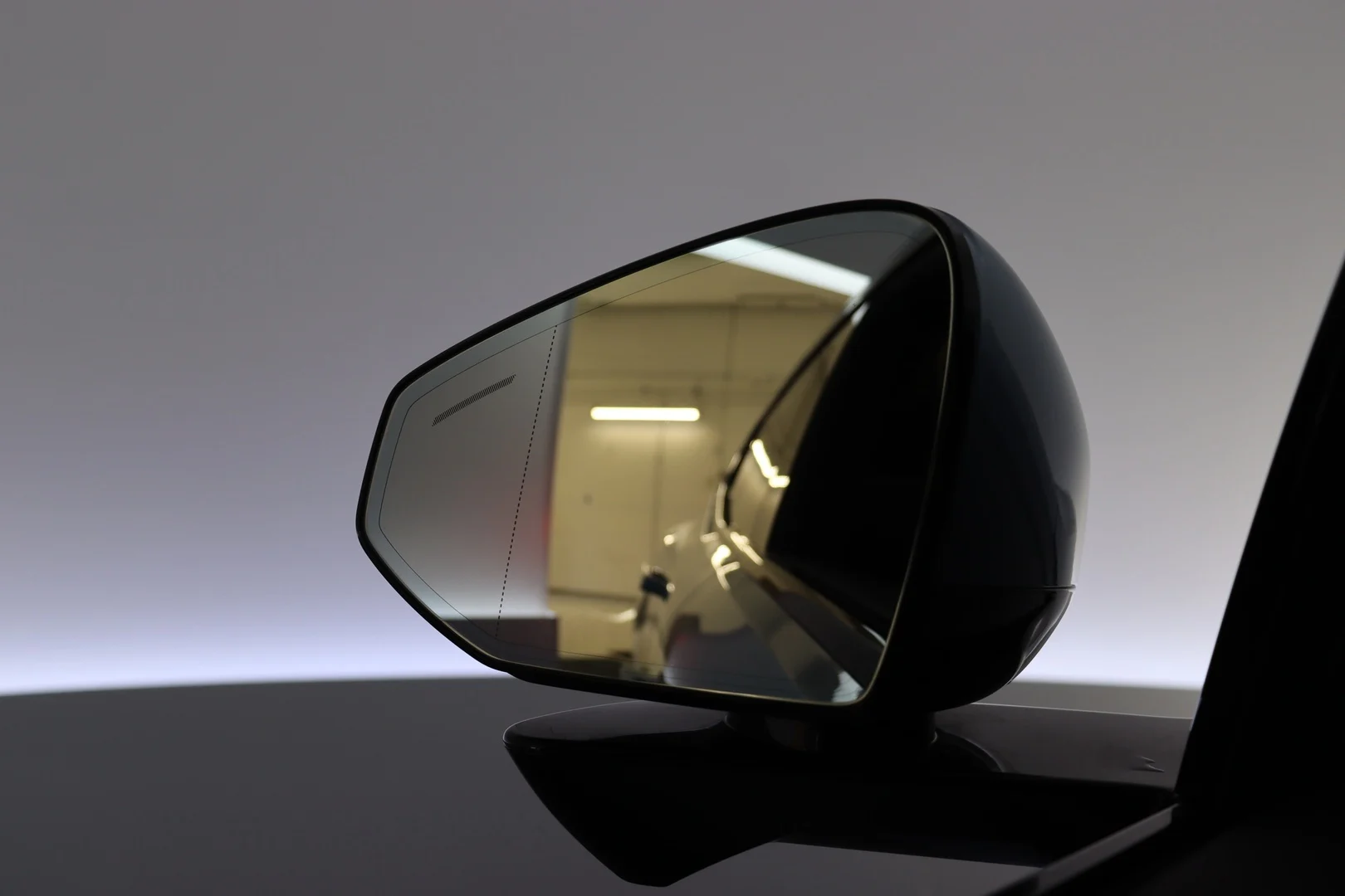 Car Image - 7KqGSFaNbLYrywc1EEIz2h