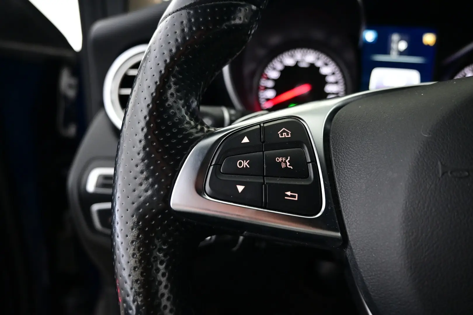 Car Image - 7gIsmEf8VJzSLnhzWmwxeb