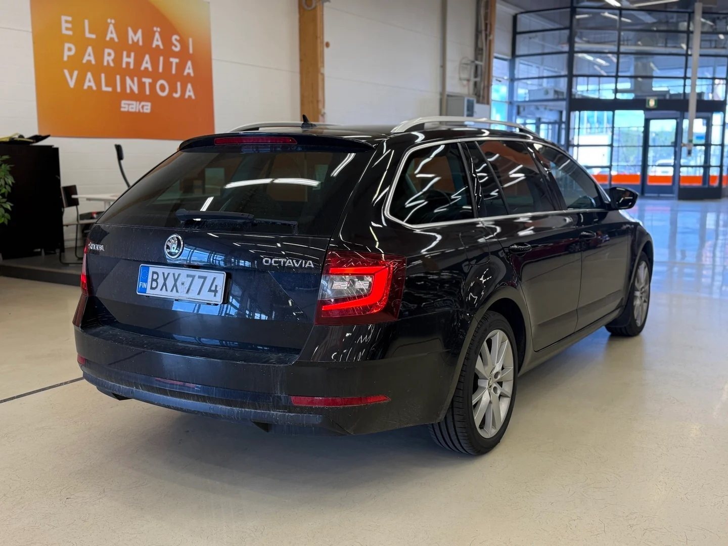Car Image - 5b62JuKMfRYcHcDSHdvT7n
