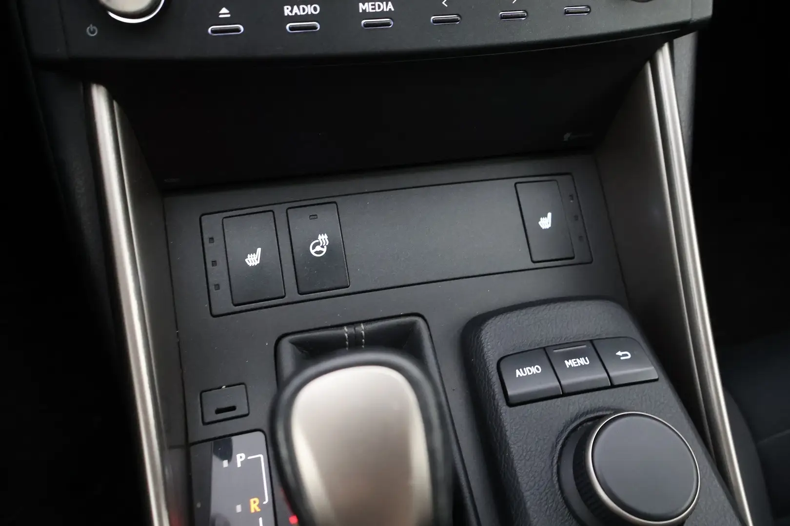 Car Image - 3rWvXhbzmb2l4UVNRs3abO