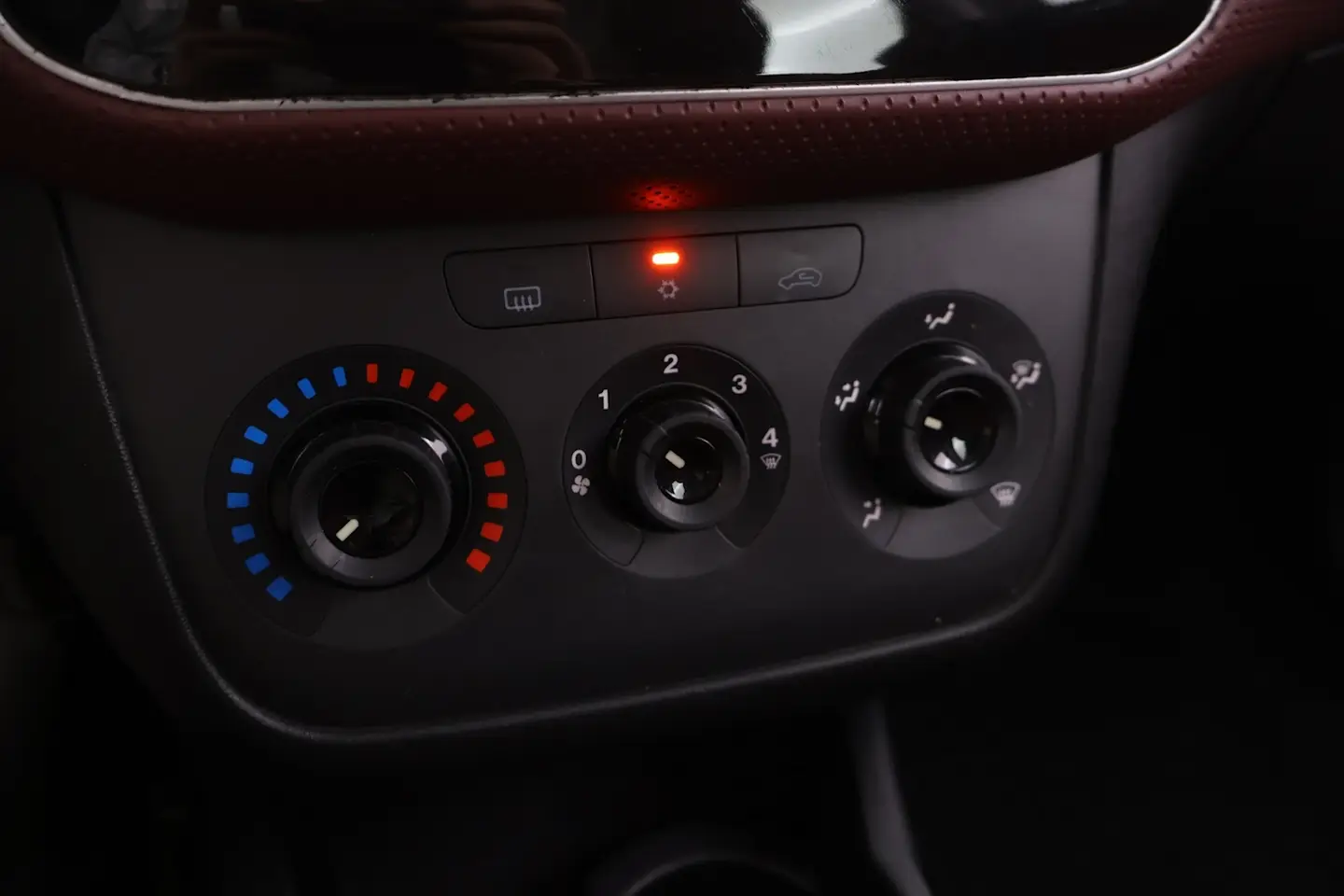 Car Image - 5kfJR8EPxqcgbOYHhPy41E
