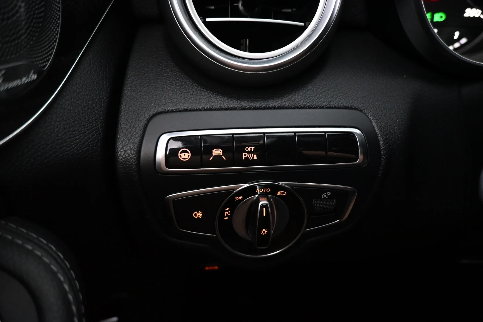 Car Image - 2kEhJ5WQv4aHlnbVle5uL4