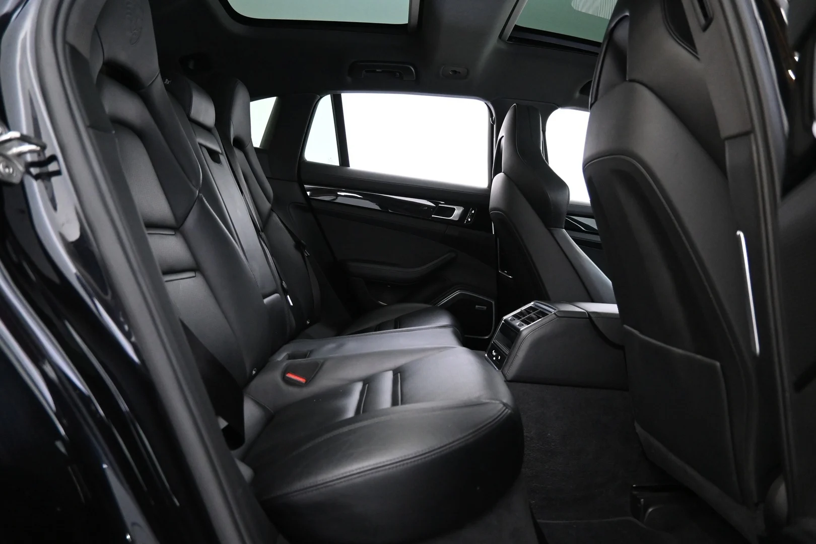 Car Image - 2QdnSHVkoVMx713pyMq5BB