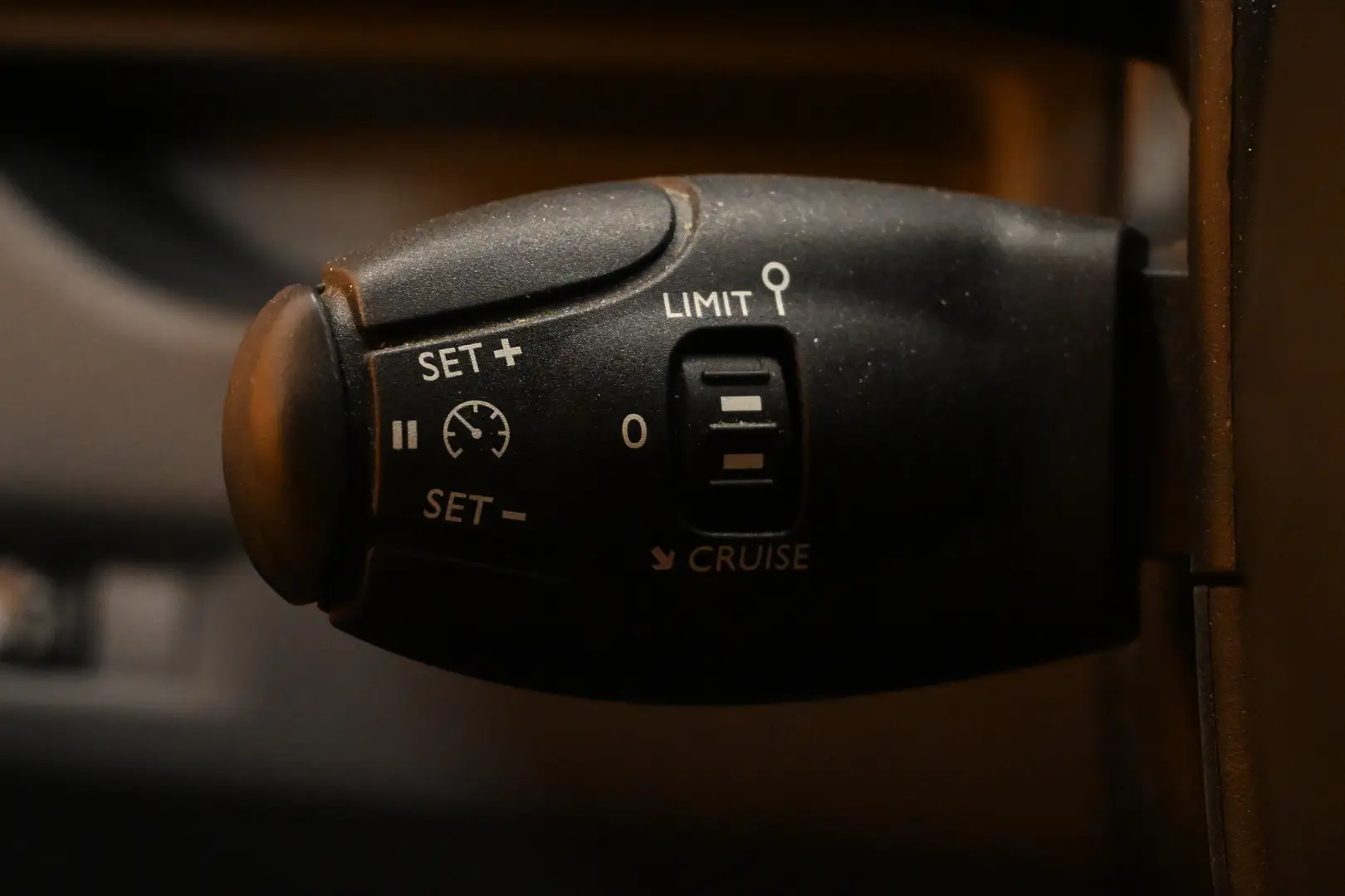 Car Image - 1KUM33XEESLai3At9q4SXJ