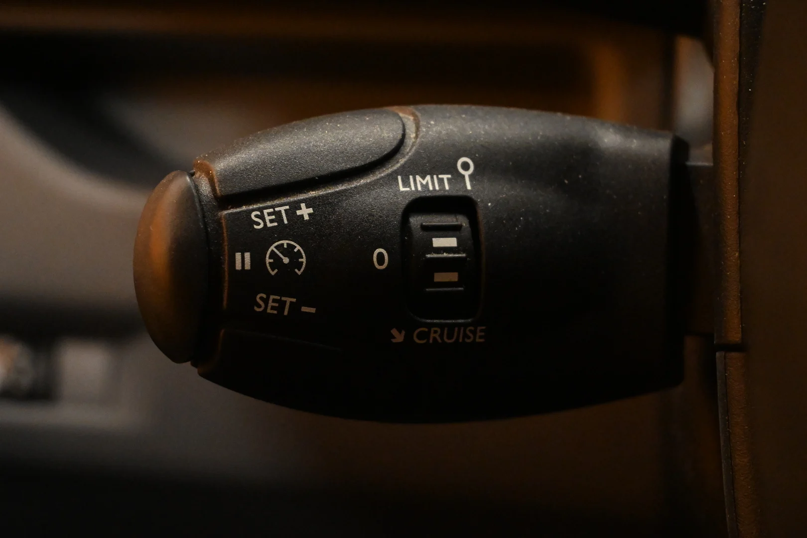 Car Image - 1KUM33XEESLai3At9q4SXJ