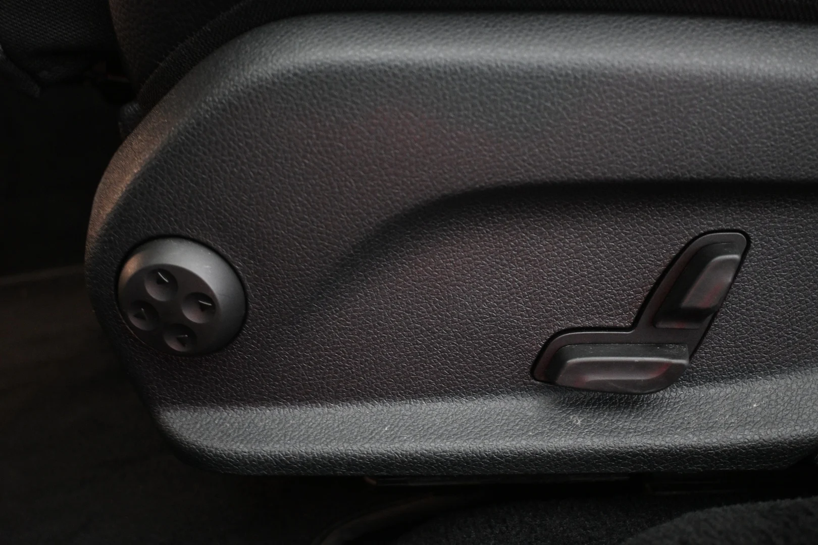 Car Image - 32MAzv1UbvlXWqtRBsVqlh