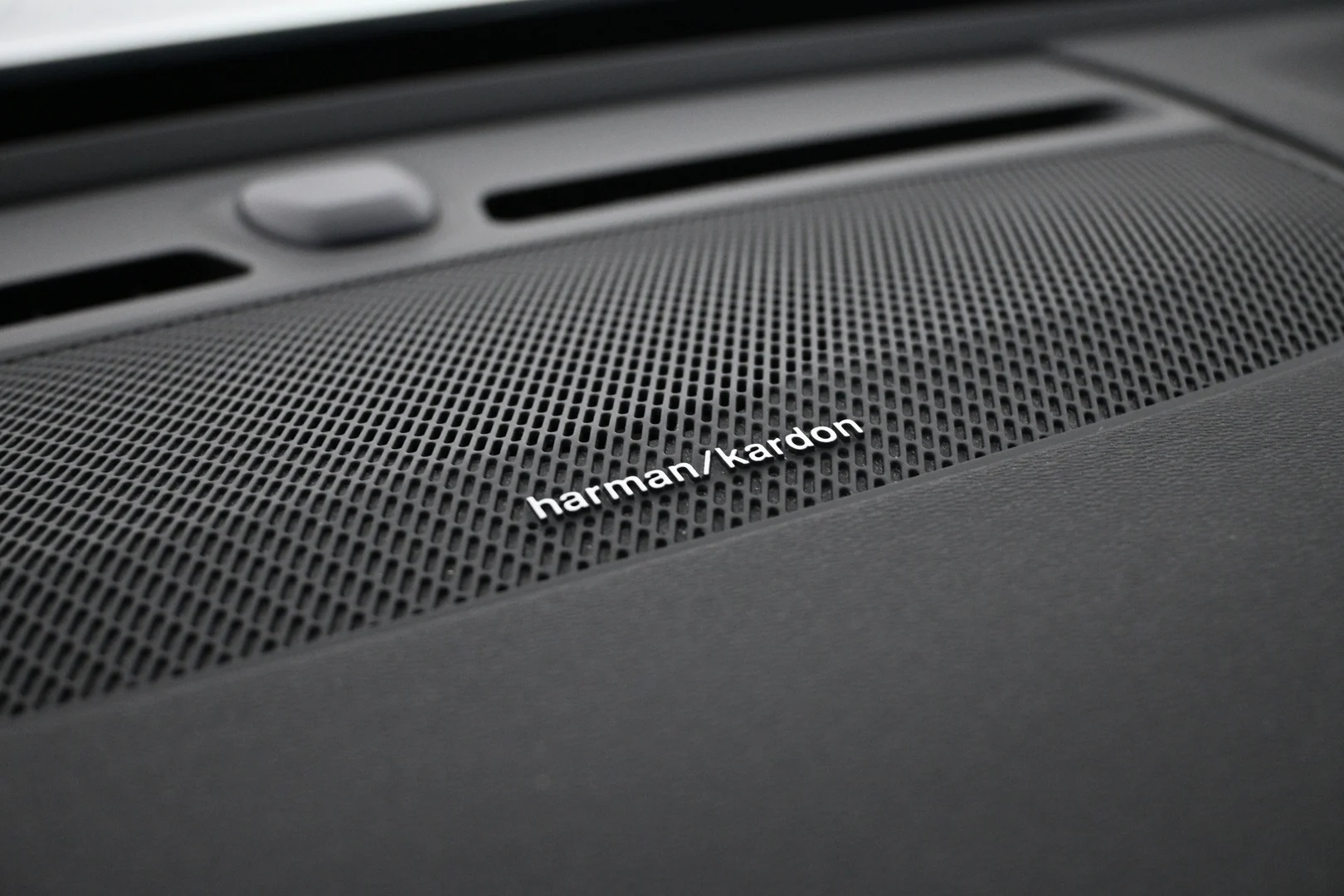 Car Image - 1J9CQYtfvJbc53ZP4S6aTo