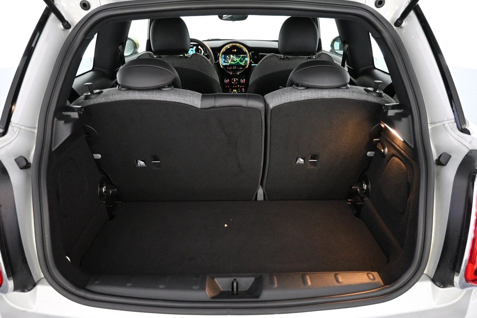 Car Image - 2rLjjwjb0wrKYouZLb45Fa