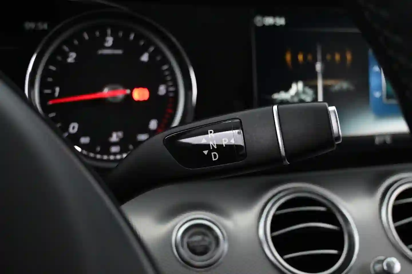 Car Image - 3IE0saZJOwIe47ioD0UjPC