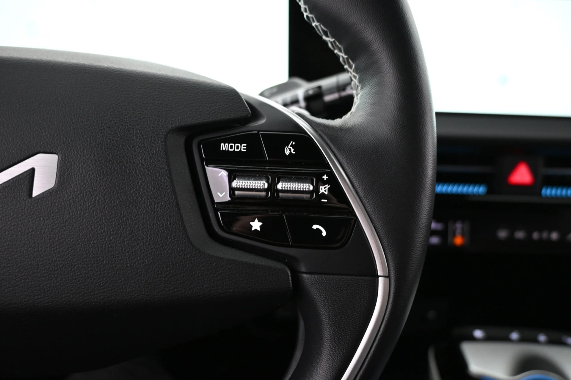 Car Image - 3JQWtrlmBI3xQQ3H2QFhEv
