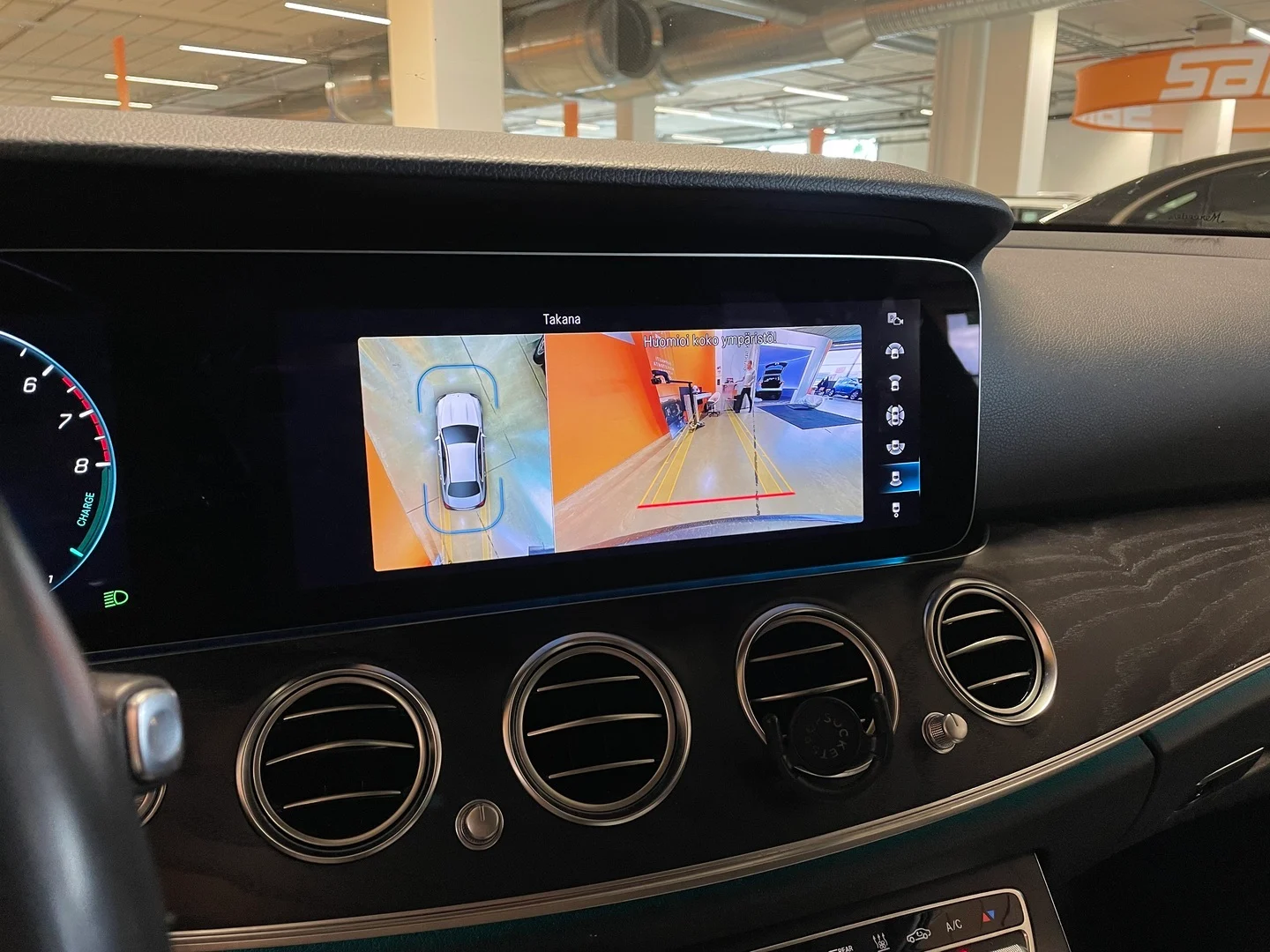 Car Image - 6dsheD4qdf7r1SccRR8xbn