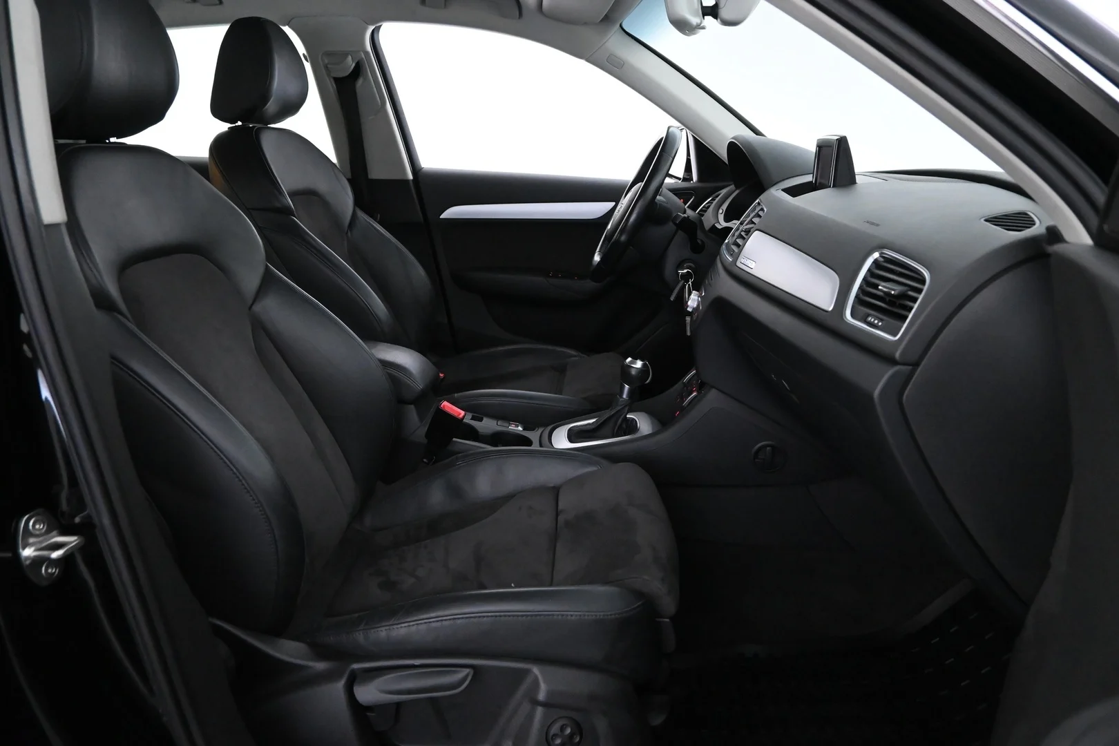 Car Image - 6KlK4TOLVBEYKd12w4mSz1