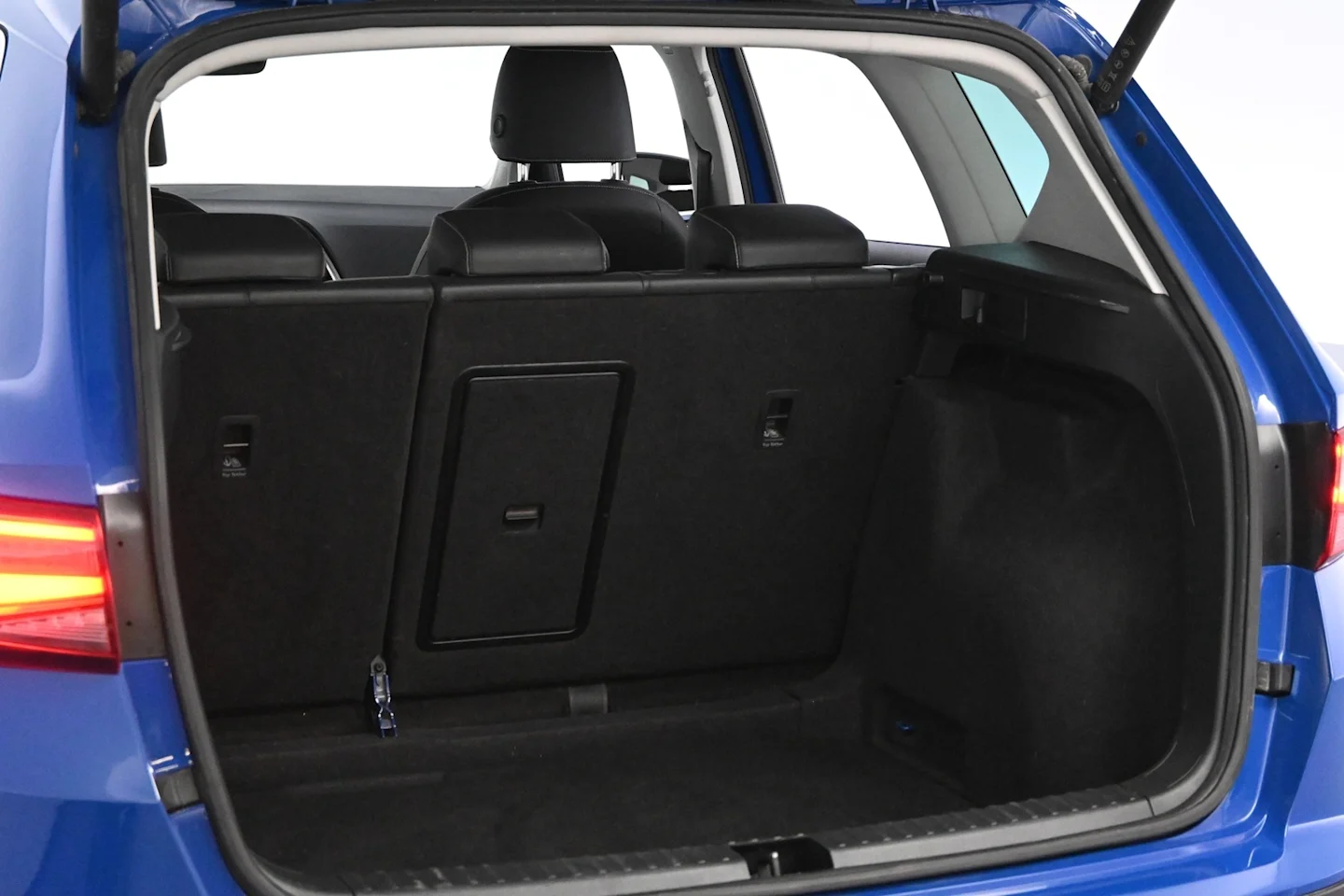 Car Image - 1rxlhw3DyJgJSVfHUxunoy