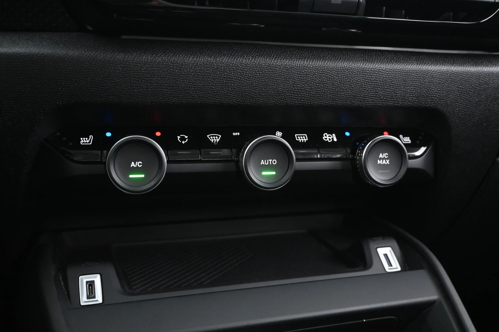 Car Image - 6nxhXjsJUj2GJVV0MPlGuC