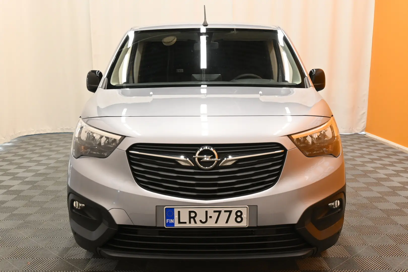 Car Image - 191h5EDRaymnHW4WA31KnX