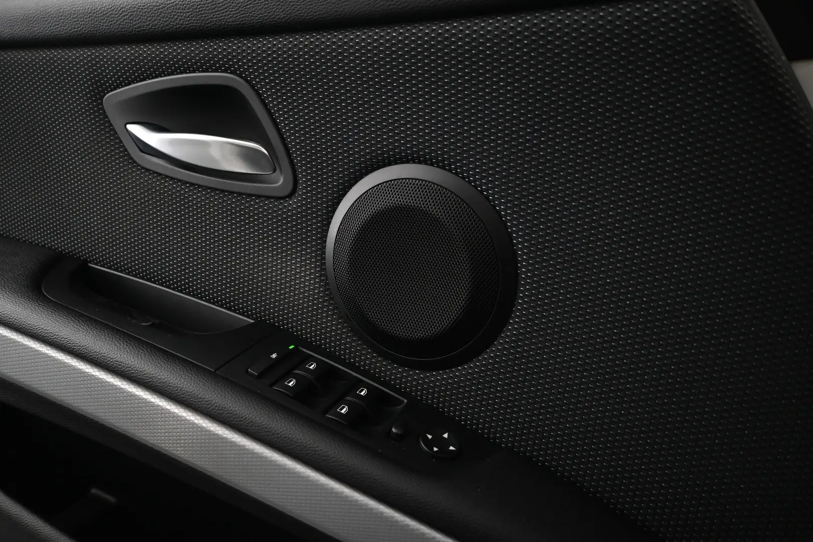 Car Image - 1iYP7cfEd8FWCTWdrMyzLu