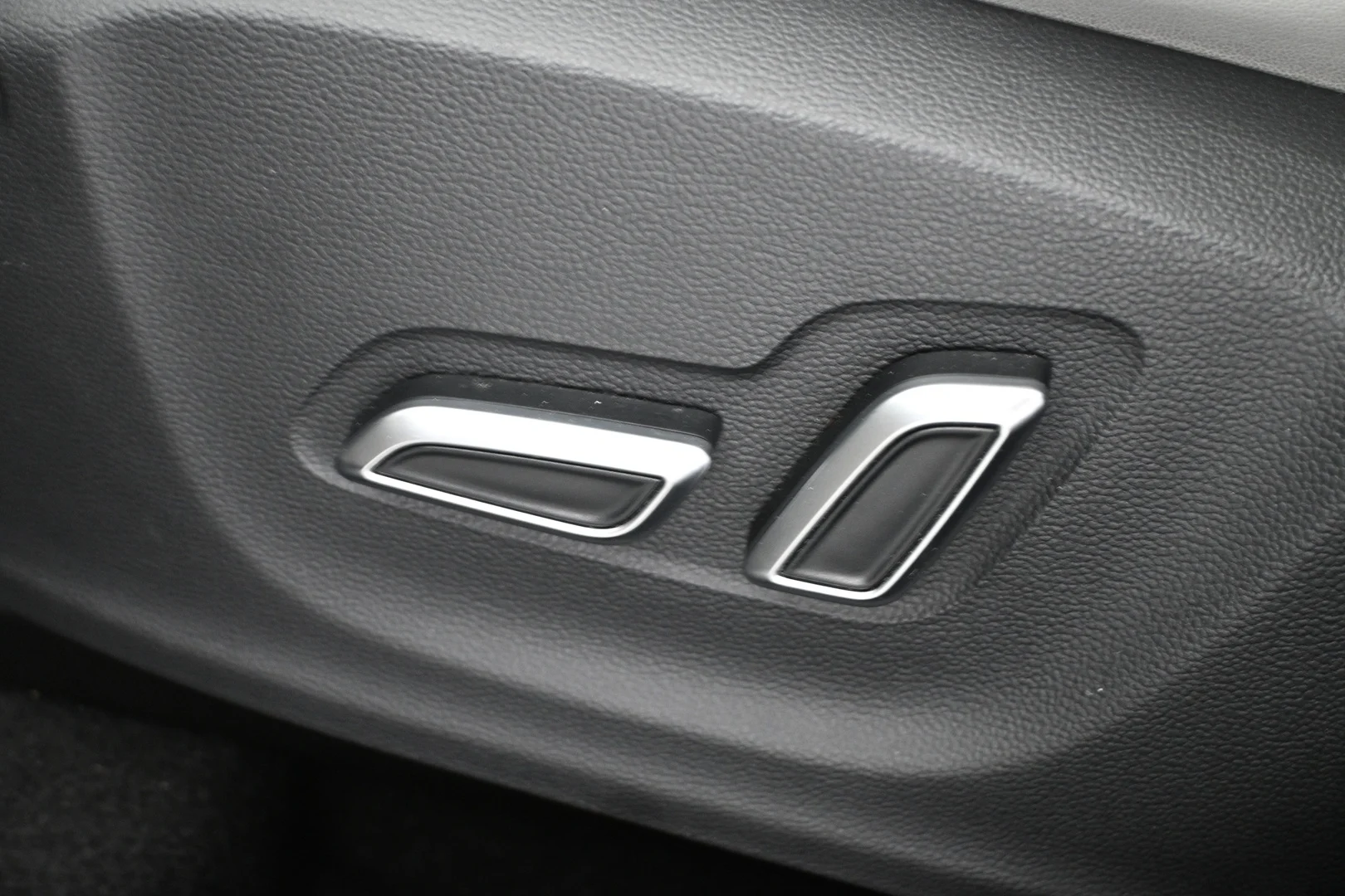 Car Image - 58hUx8bsjXPiB9Y279HqEH