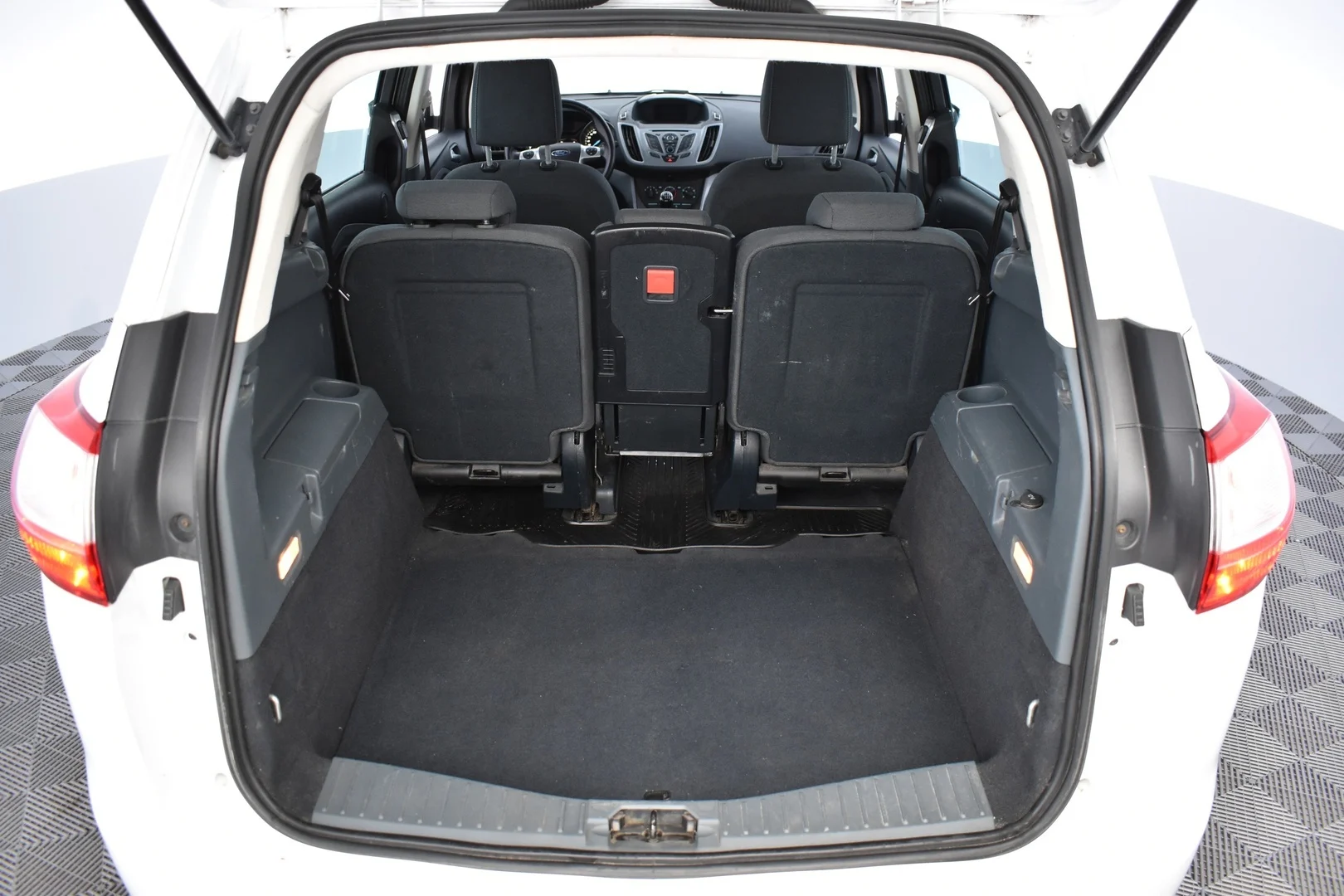 Car Image - 17xFvnkknQarcdjvMxAF3B