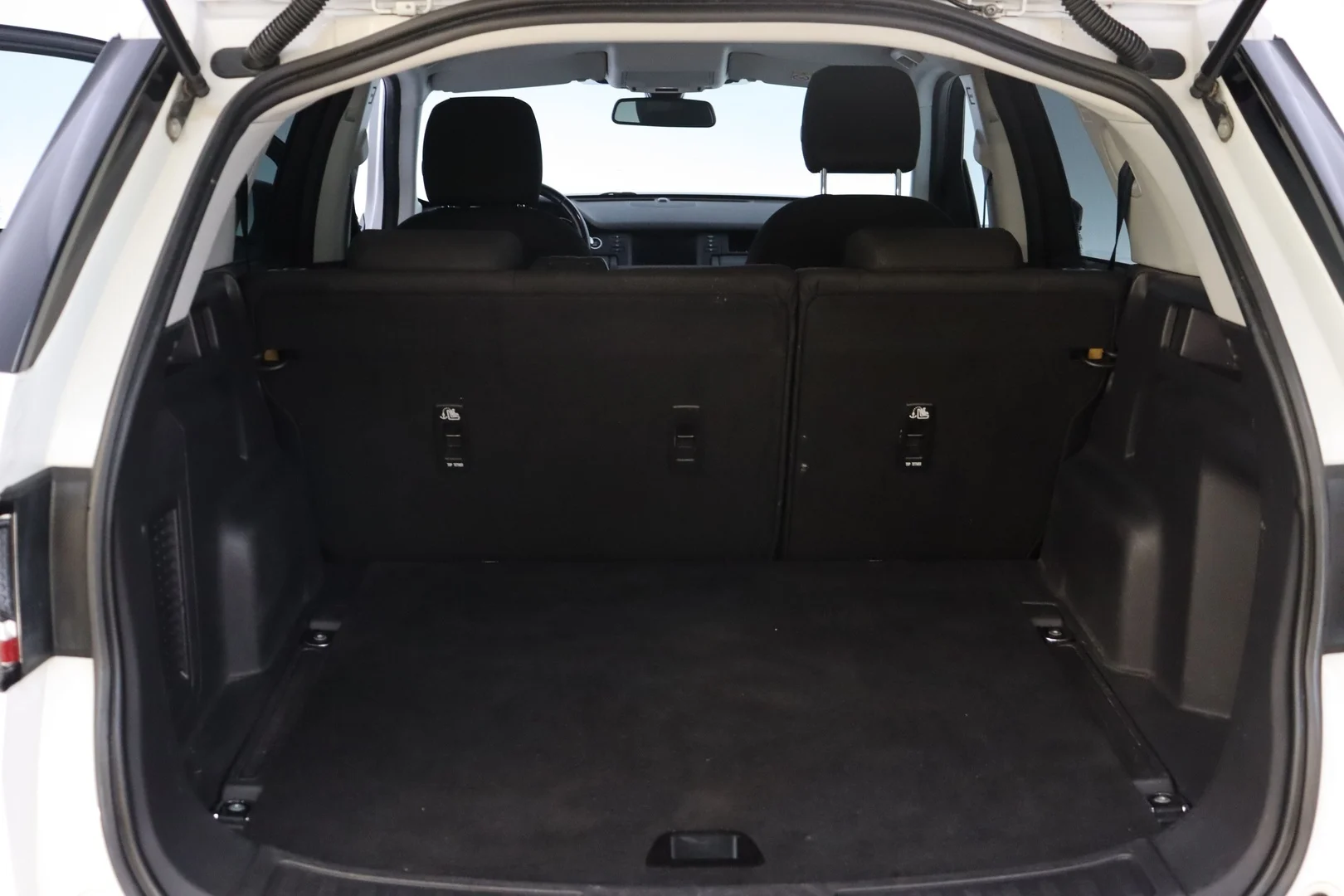 Car Image - 1jQ4aSZeTfOY4N8Ieoa8Lt