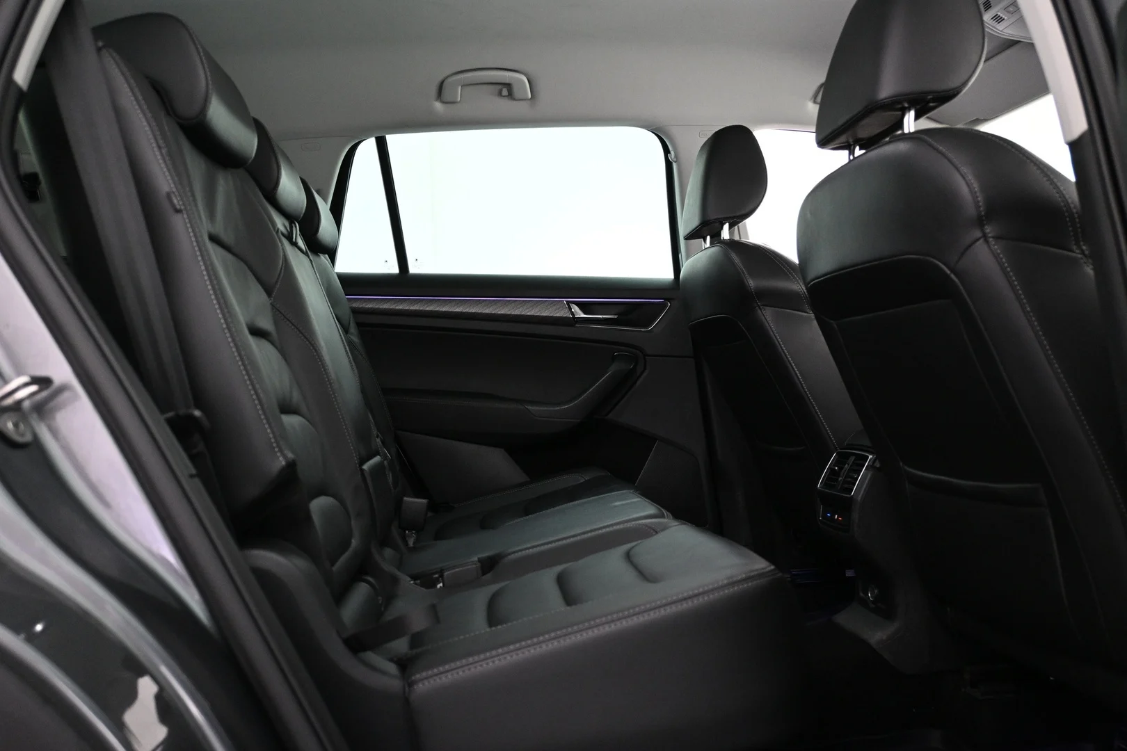Car Image - 6RF4fCEvkqcFk2j6rrs0E1
