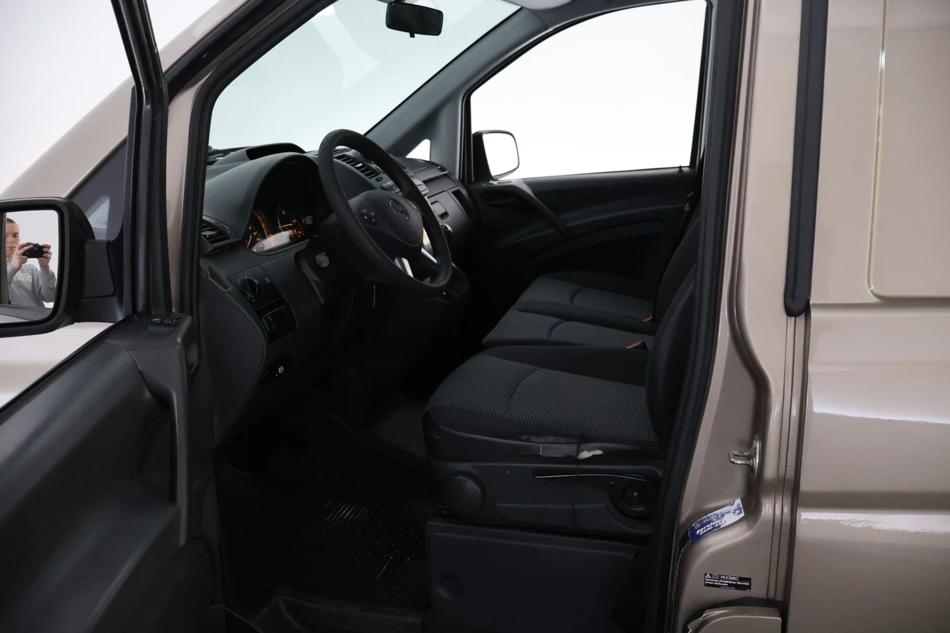 Car Image - 5v5NKyQSmq4sIOVHLGU6cL