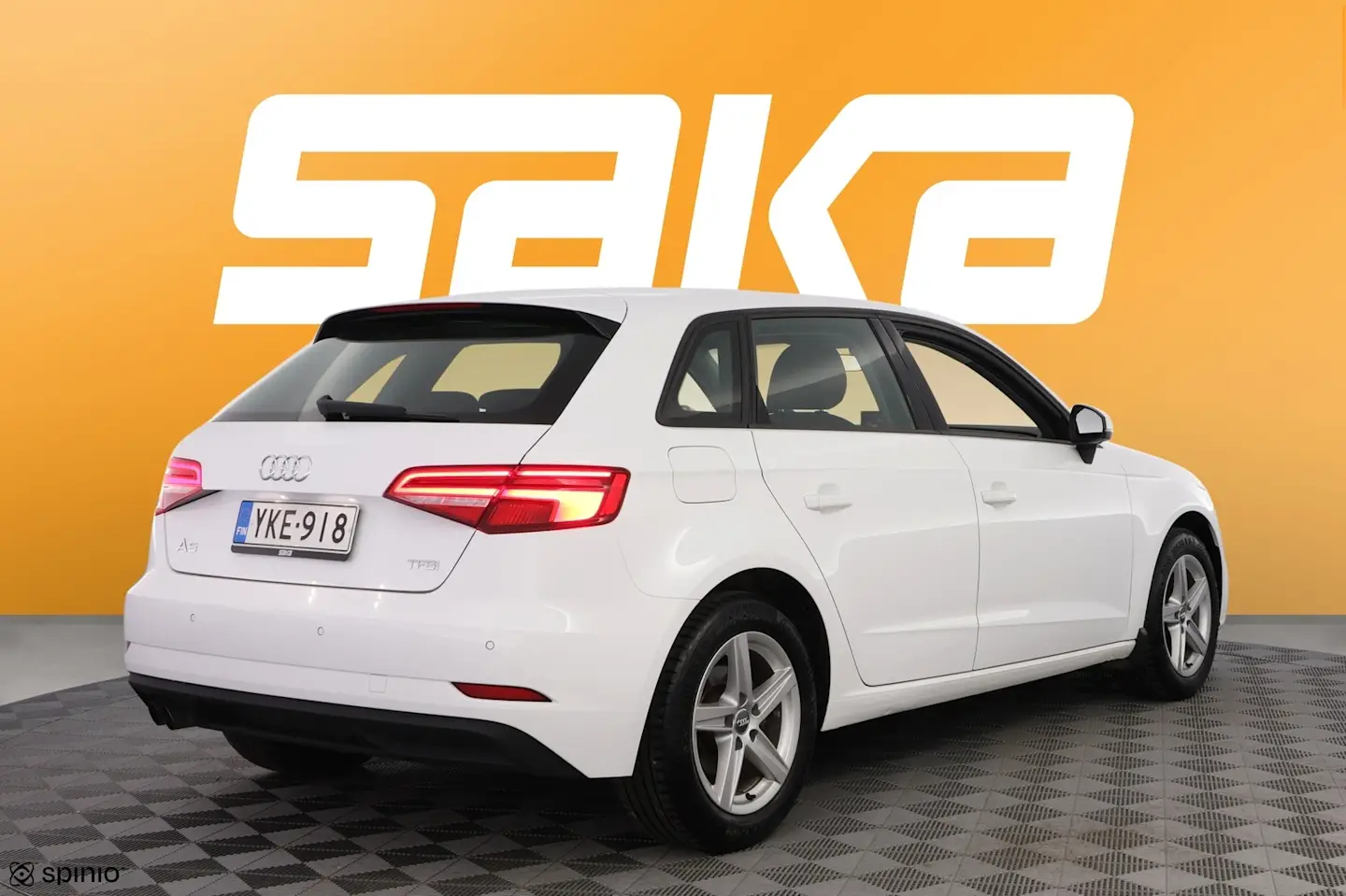 Car Image - 3UxOW2RicncyZbS9XYZtTL