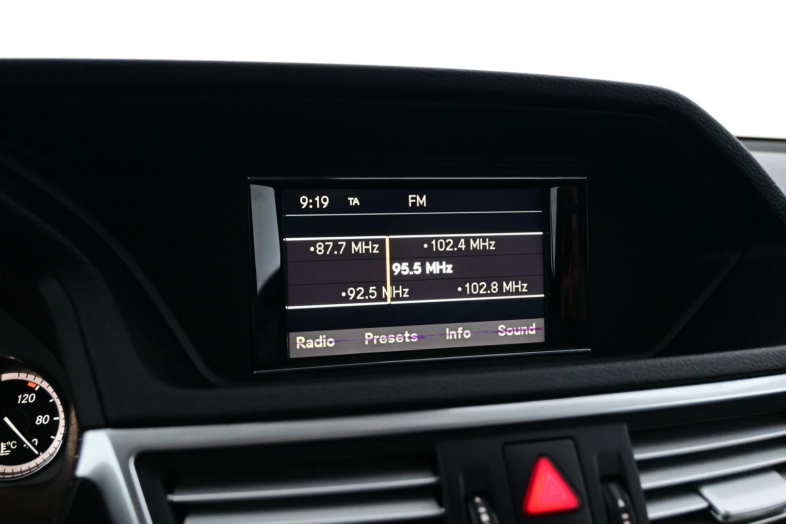 Car Image - VvFHSVqbiqK1OtuMMyfzX