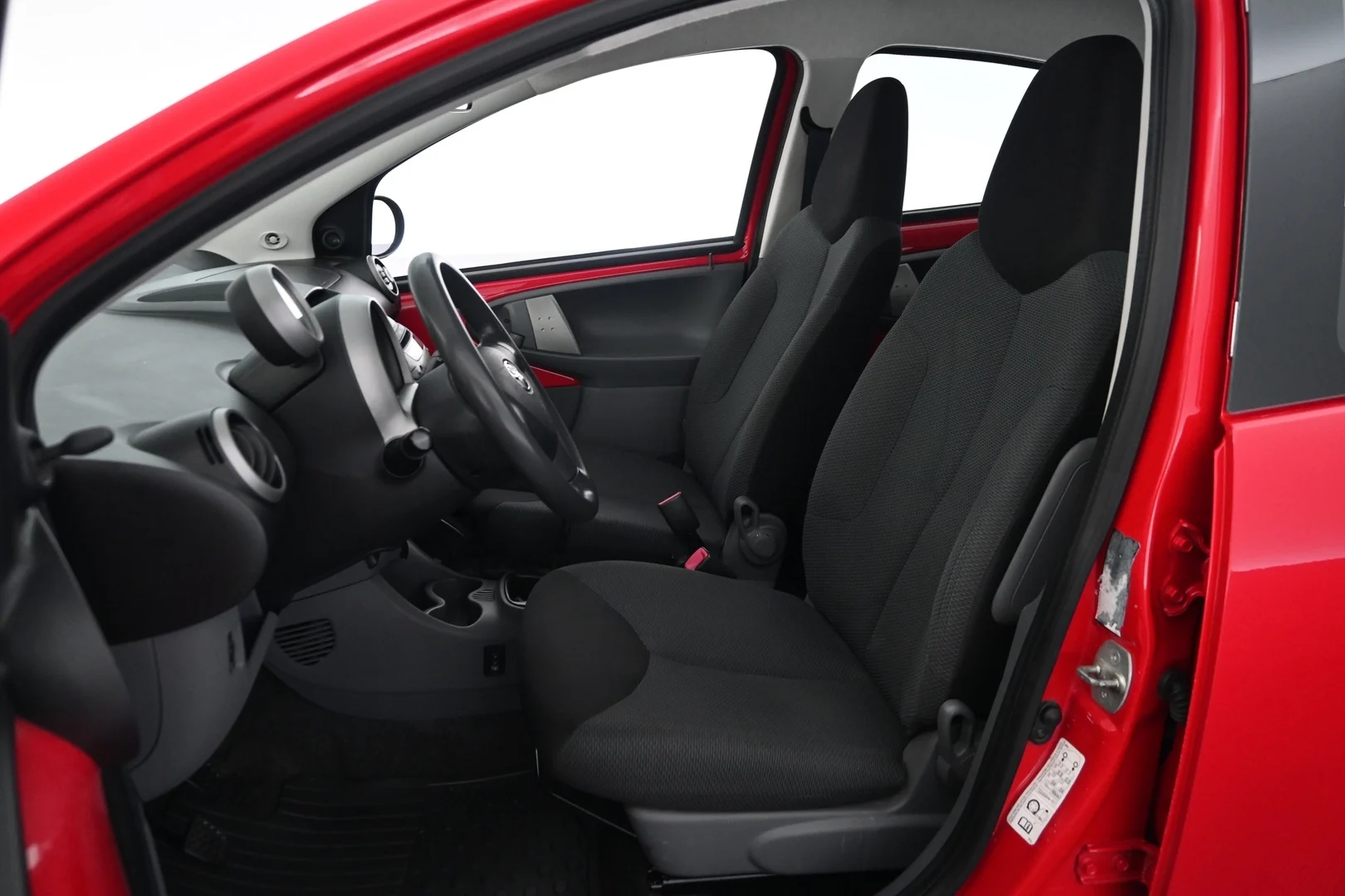 Car Image - 353TQYMRql9byLrccFGF0t
