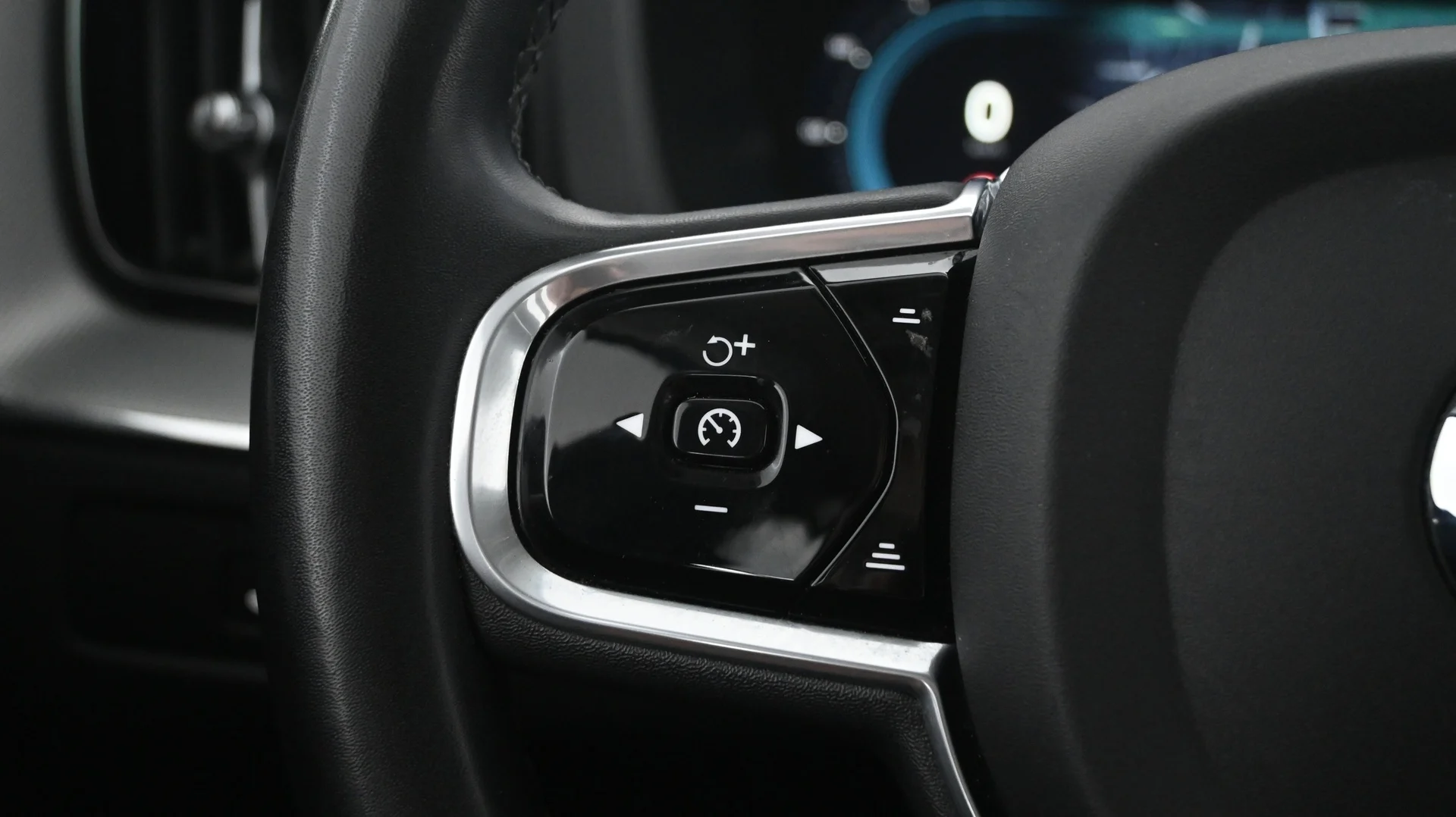 Car Image - 6KVBzRowhJaeoKgHNZkd5C