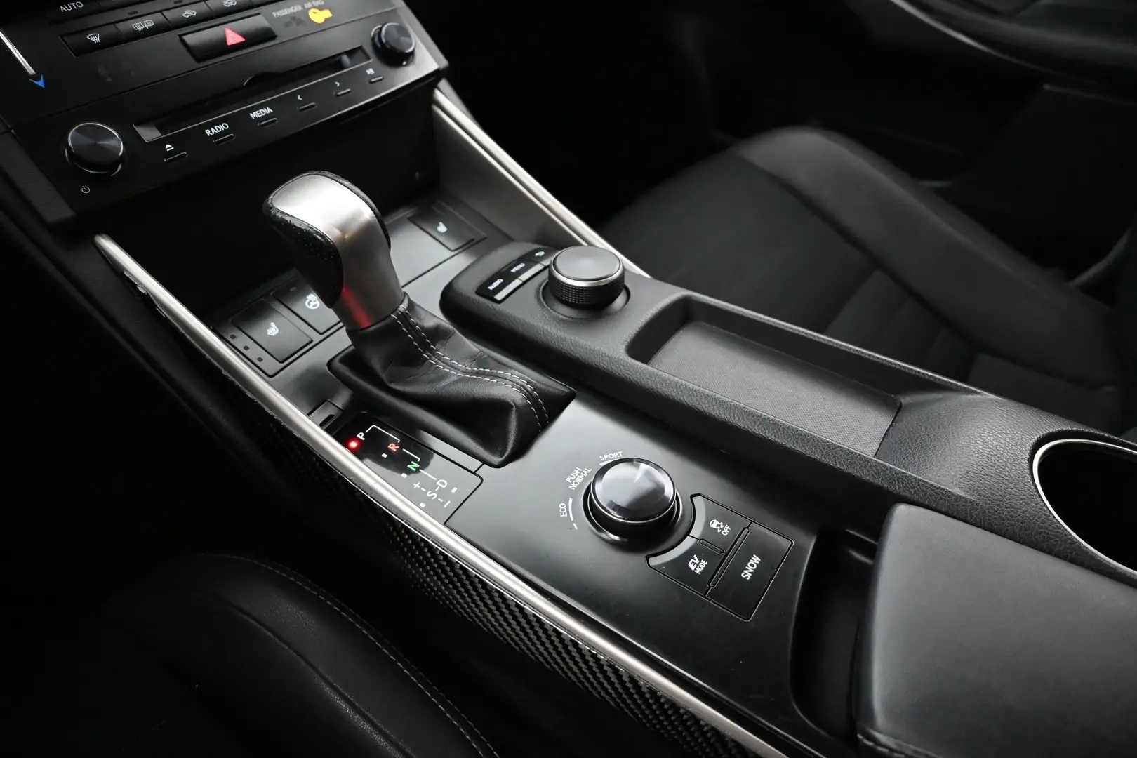 Car Image - 4lfQB3mO3gS1PAb1aFEYYR