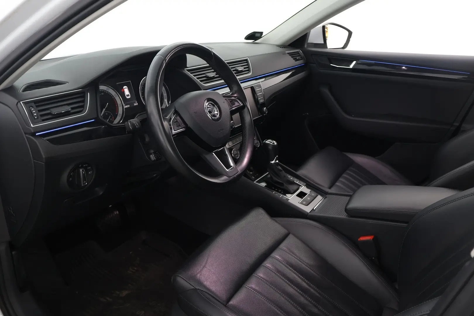 Car Image - 3Xb1gfBH5OfUhDmUNXWZVn