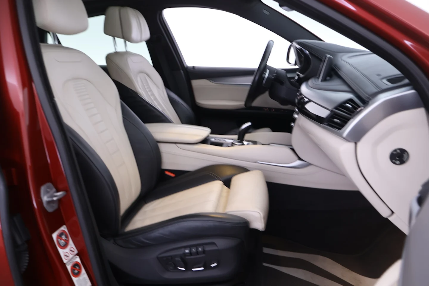 Car Image - 6UZspv60ugRmlx3Phaac8Y