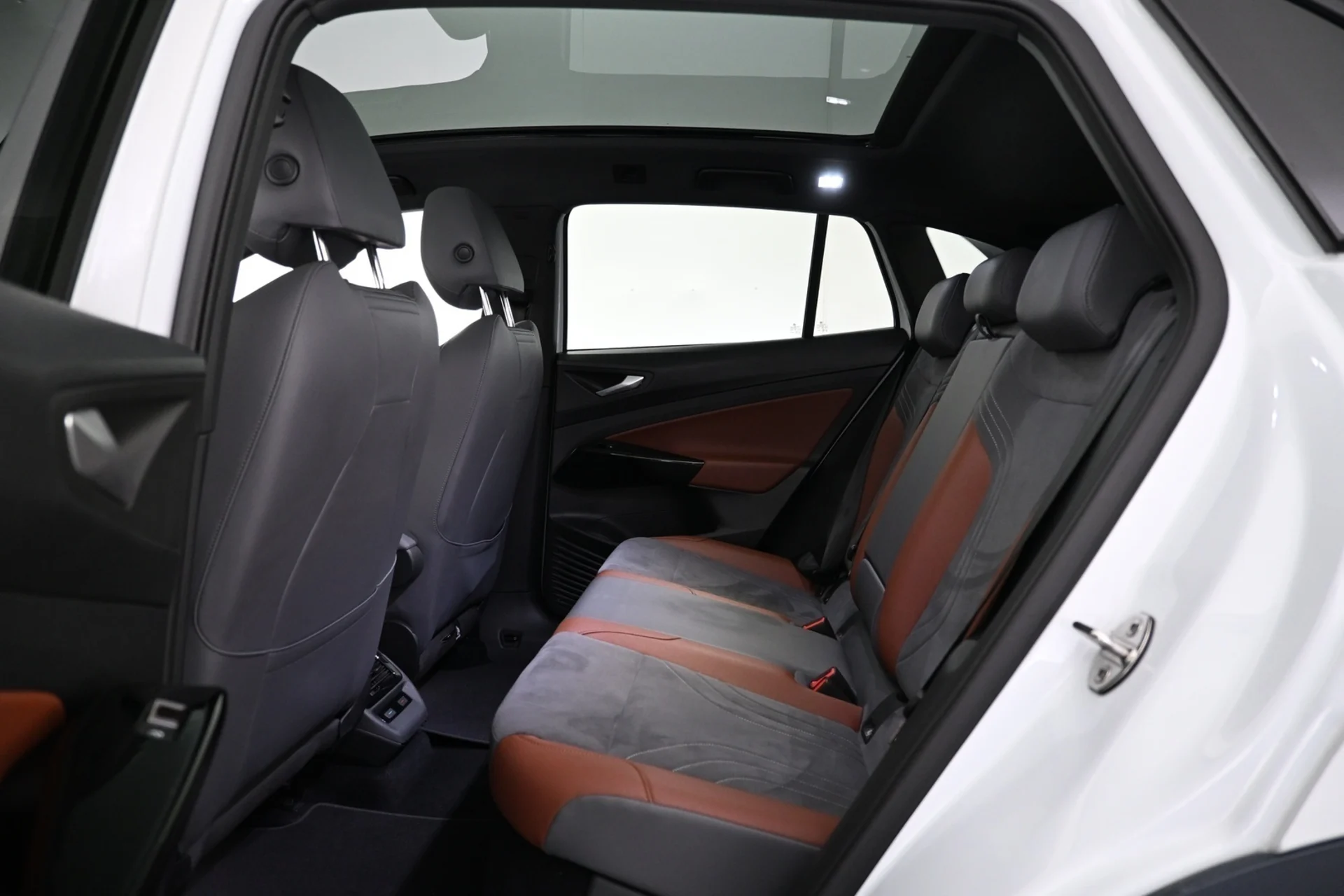 Car Image - SD6eHJlmQxi8uqlStxmYO