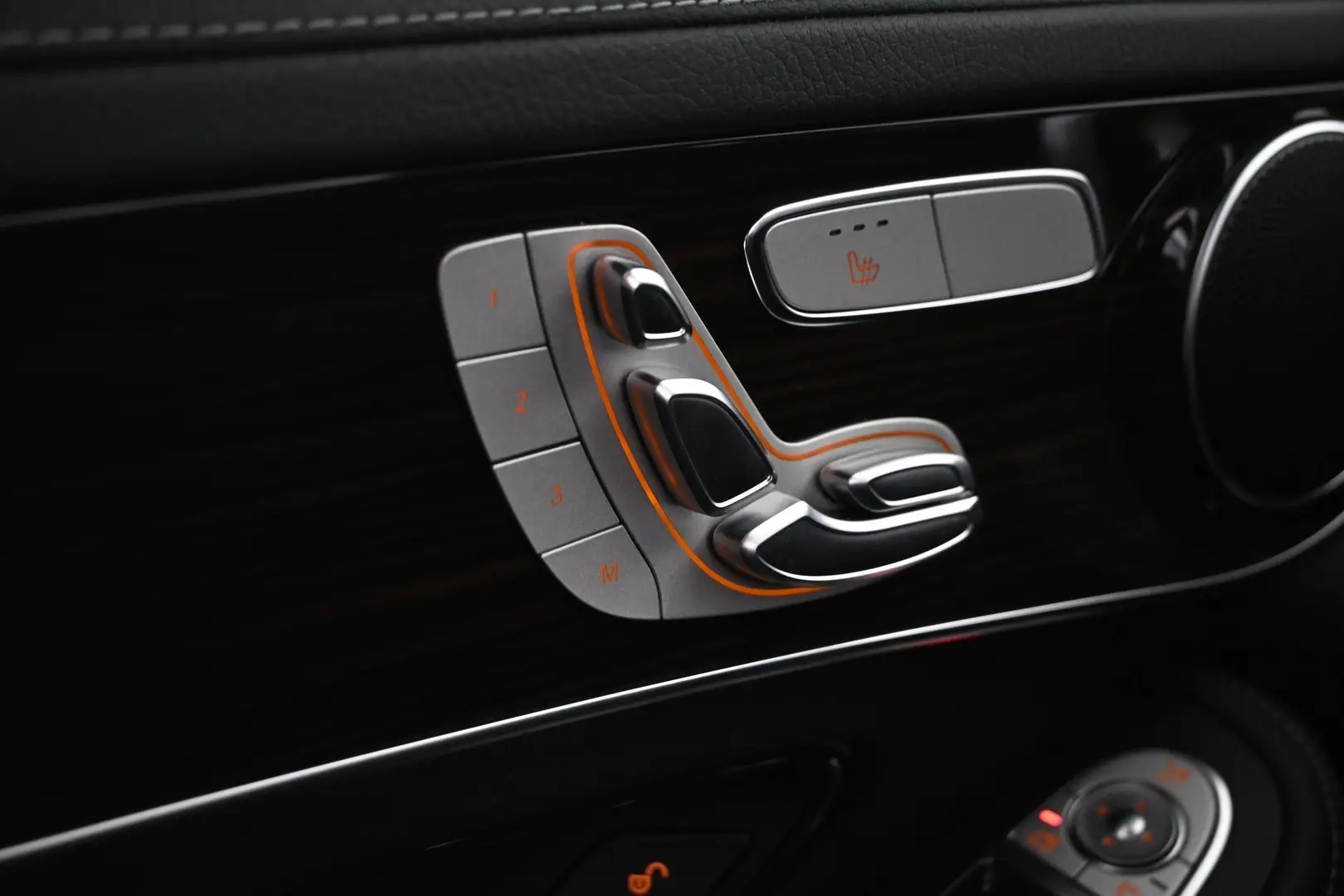 Car Image - 6H2r5xwdSU8rhUpXaard6D