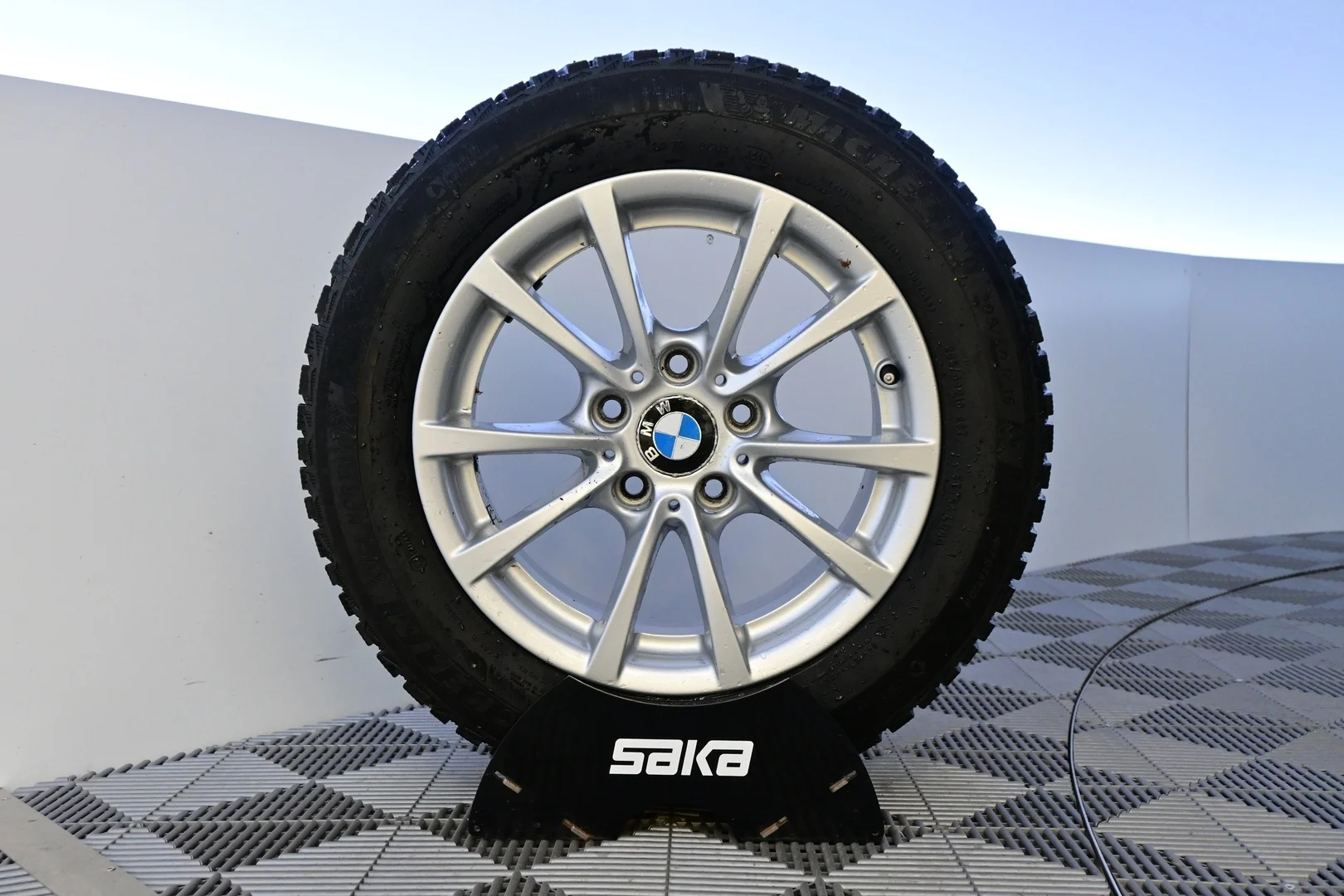 Car Image - 6iIB1xkVMS4LffP70Cuv5p