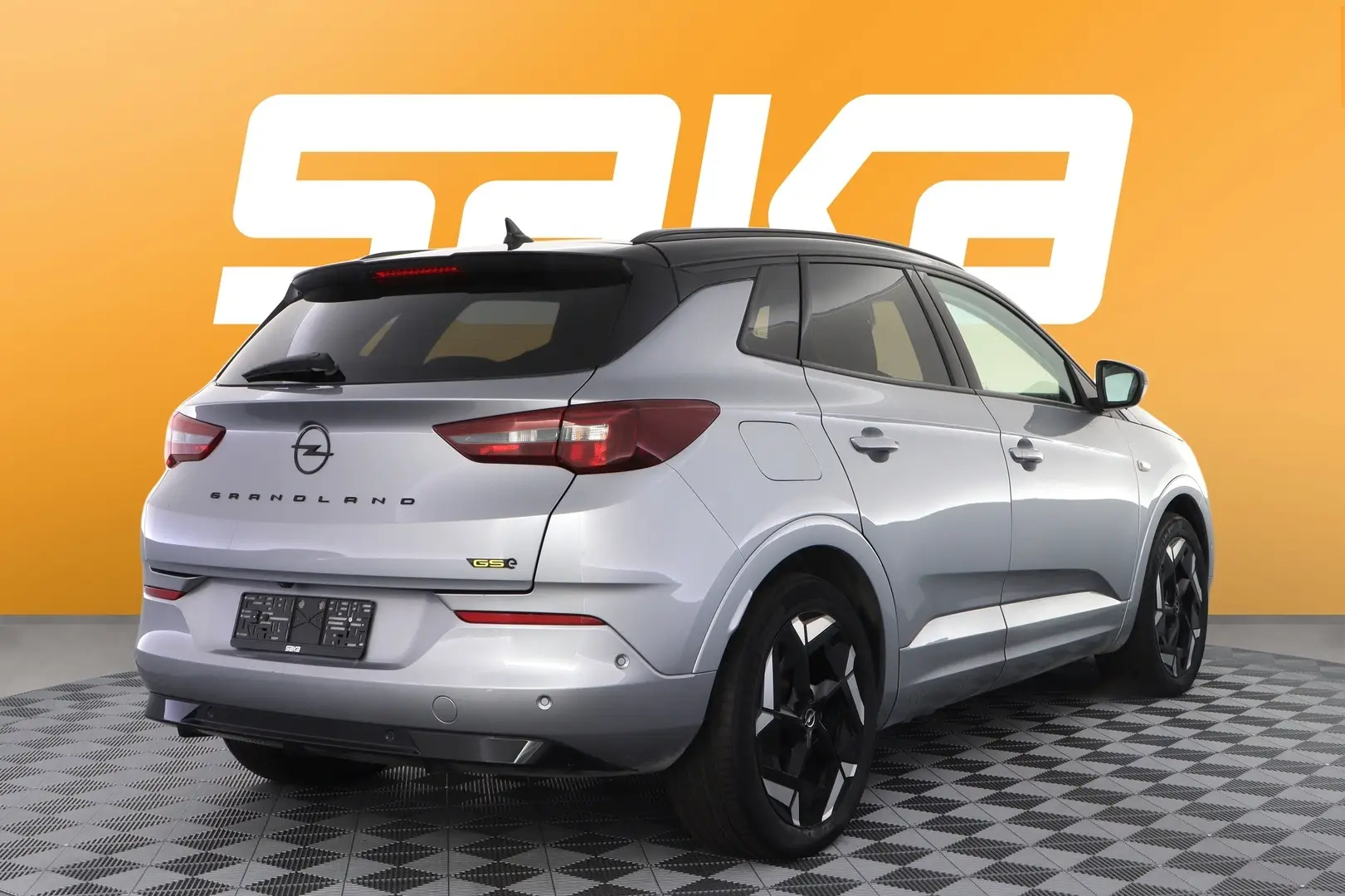 Car Image - 7fD9v5CY9l4mL6ExHWvZZN