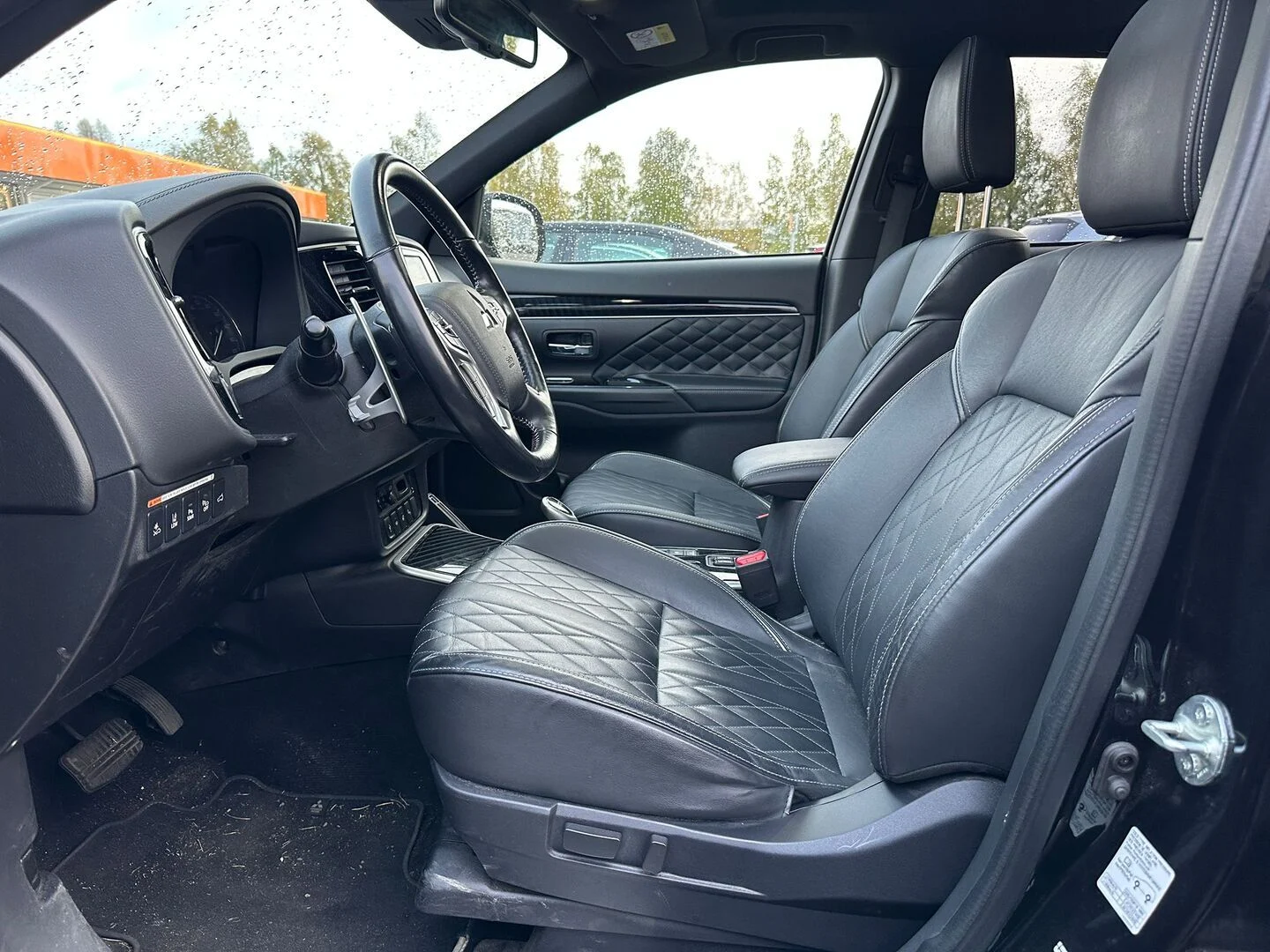 Car Image - 1kuM38lTMaD4CM5rkcAVG6