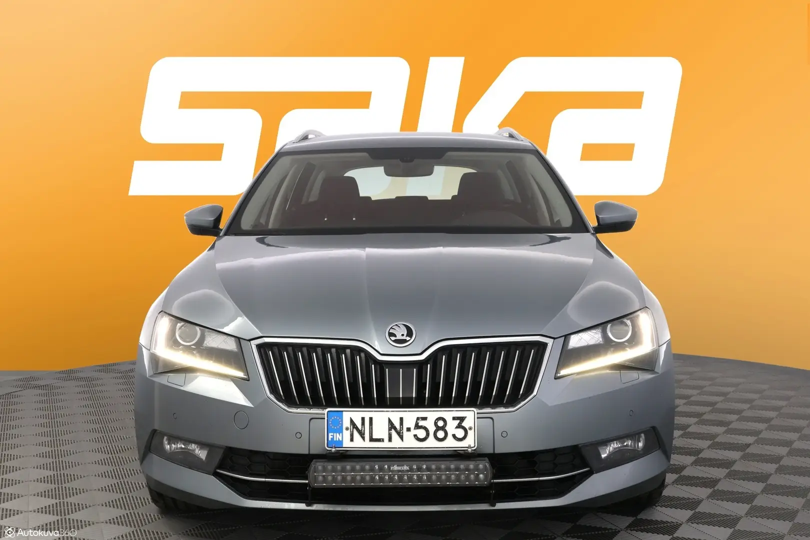 Car Image - rCaJJ6GTmym3gfVvIQGIc