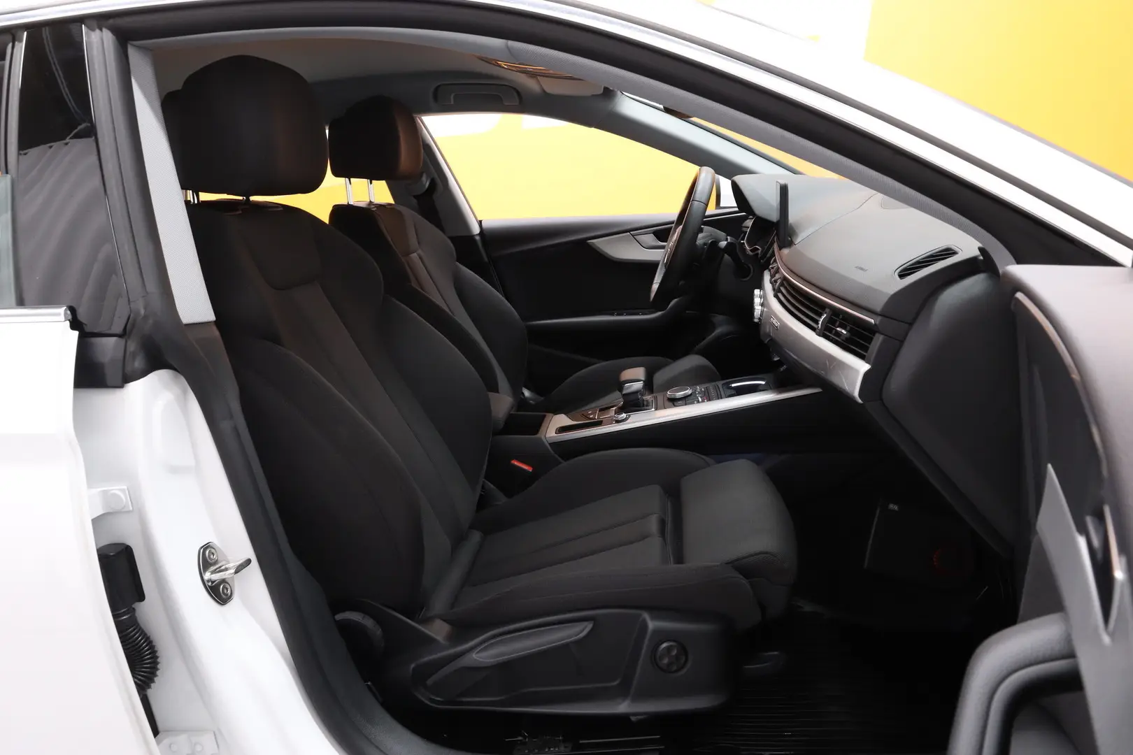 Car Image - 2EBmuhDIEQCV731y54Juuu