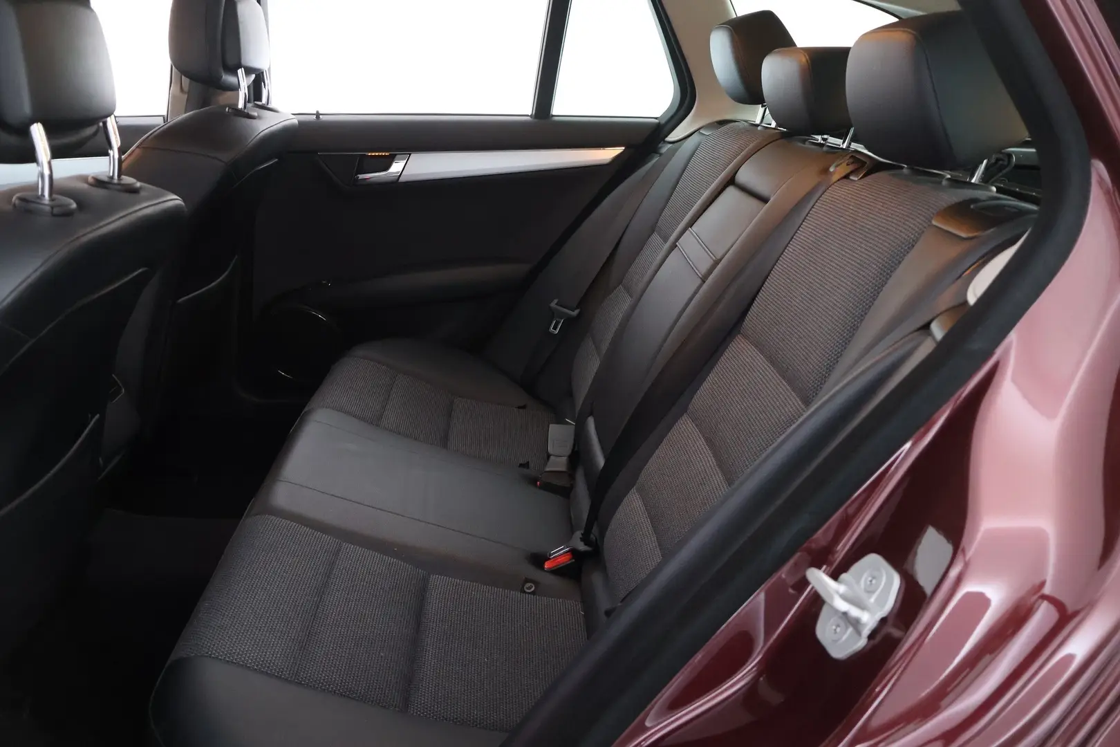 Car Image - 2NsojyfKSTP8H4wWNxiNEP