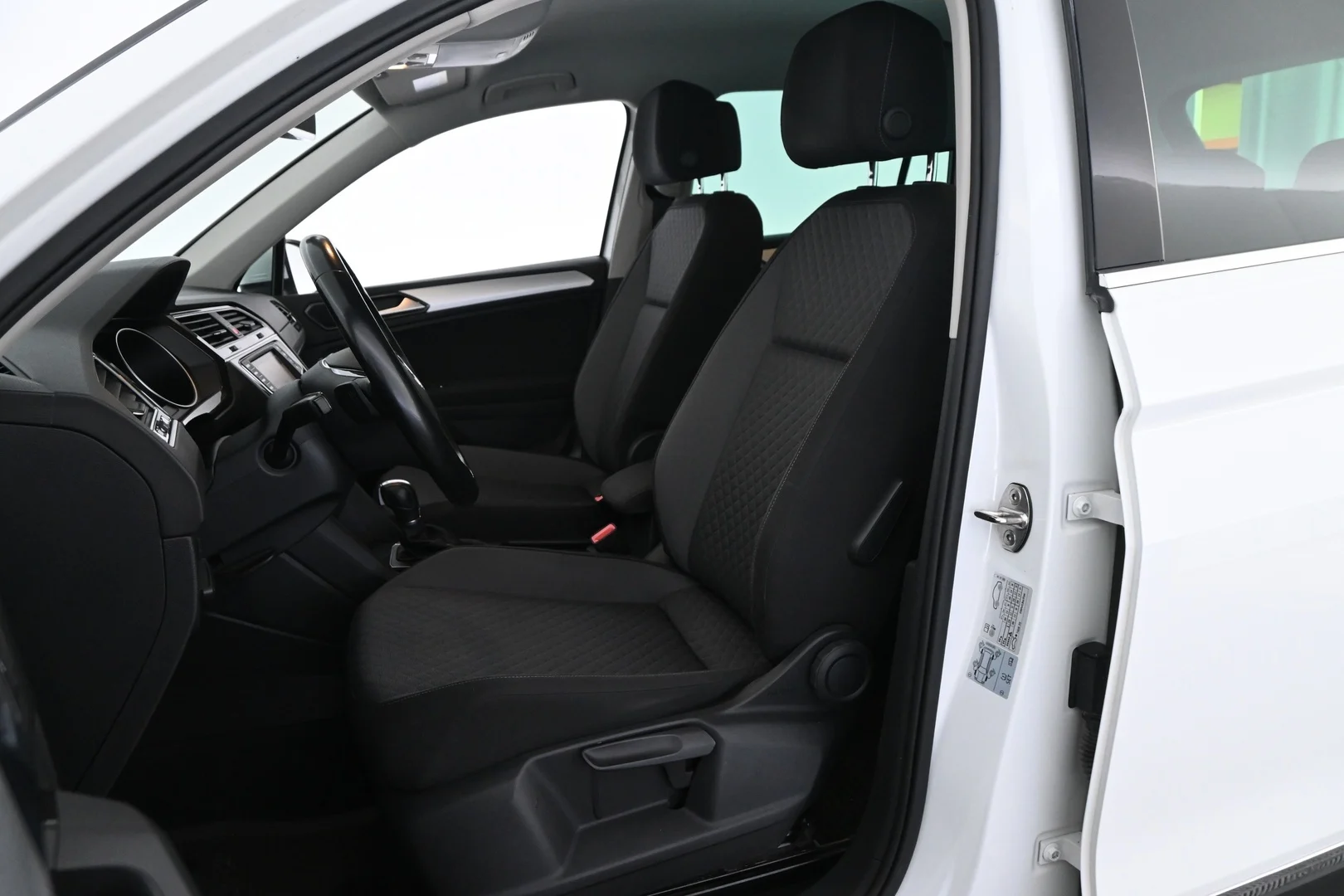 Car Image - 7l69kXpP6YWqr22azIRoBq