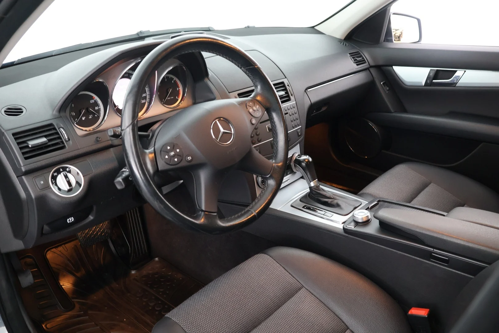 Car Image - 1HnOpsRJDrZT4IyJnHyH8T