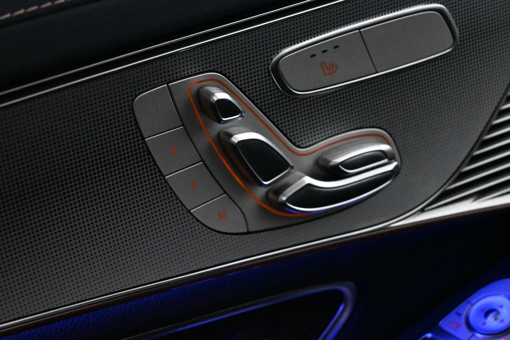 Car Image - 1iu1B3GMQVUiP9ZyvyNDZD
