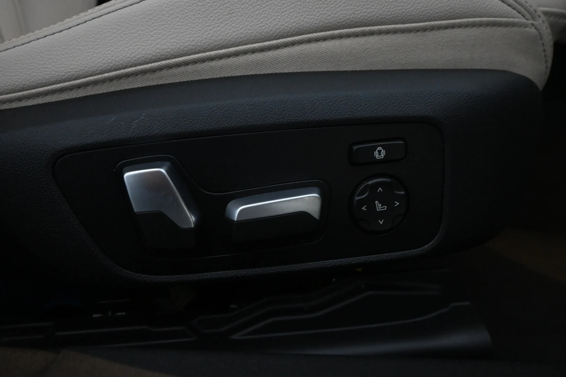 Car Image - 4U20OIdKq4iWmMTbx9bcyM